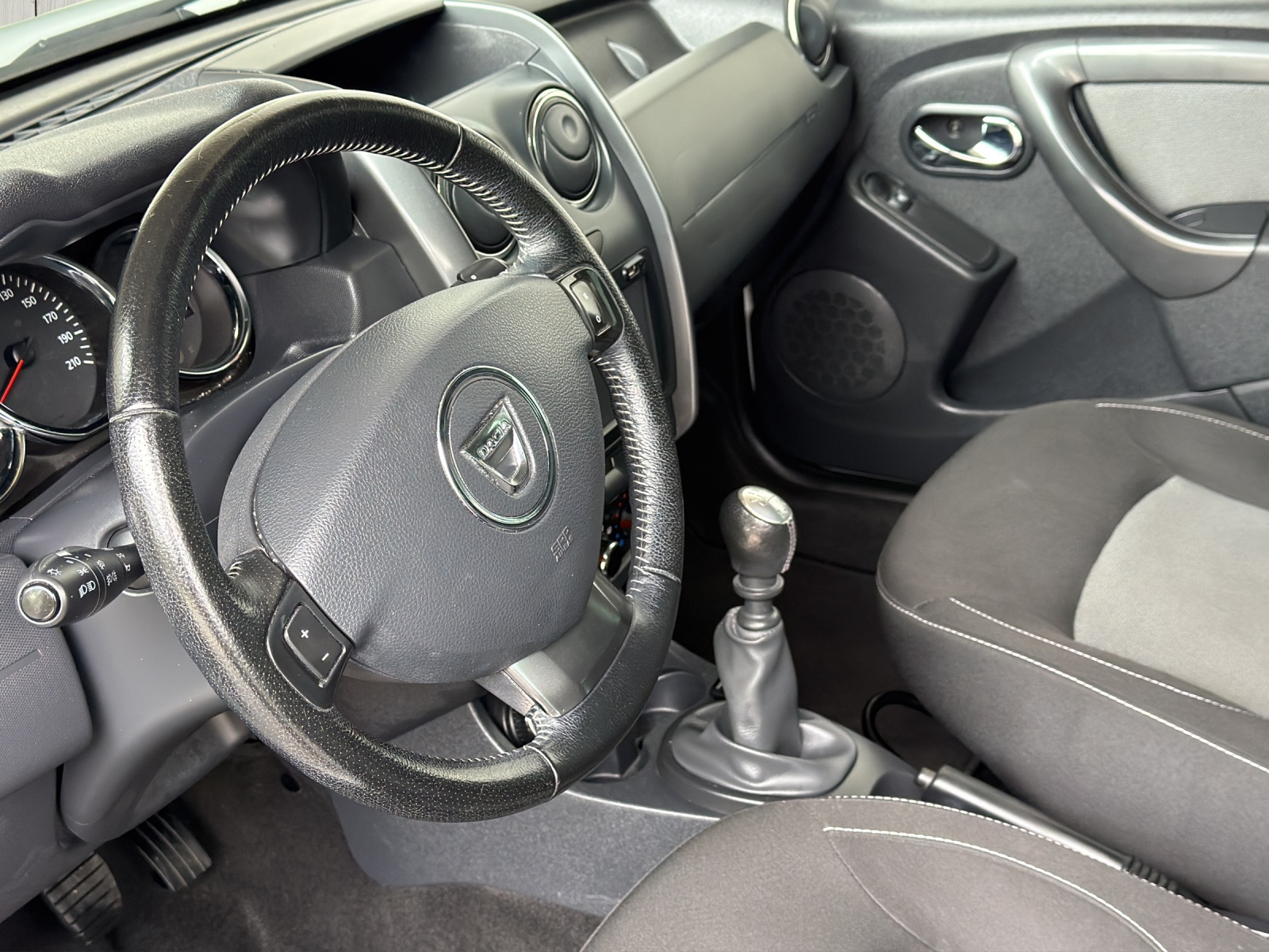 DACIA Duster 1.2 T Ambiance 4x4-image-10