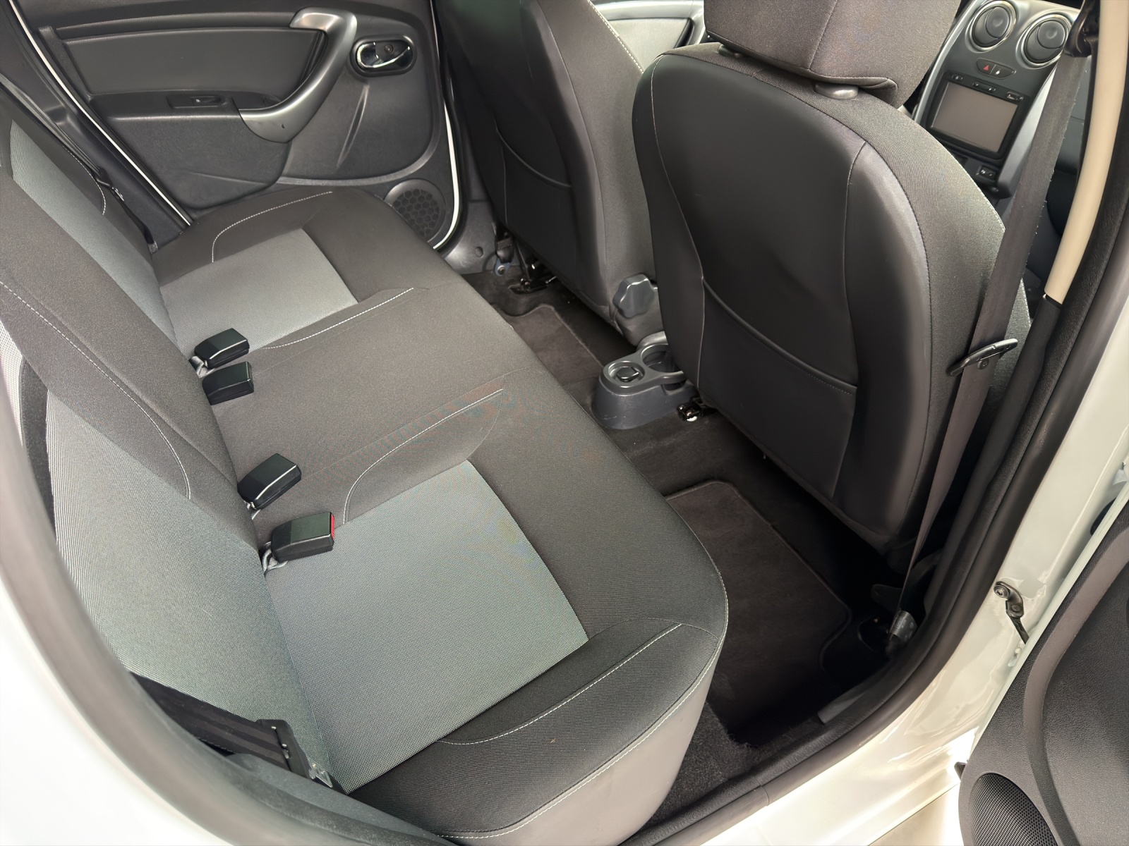 DACIA Duster 1.2 T Ambiance 4x4-image-13