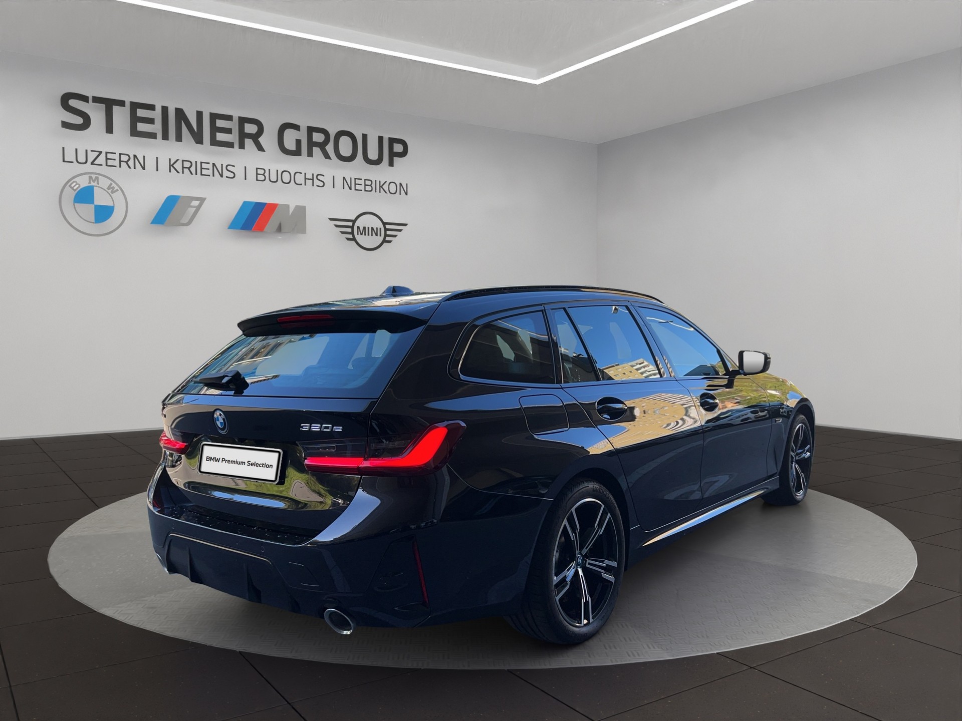 BMW 320e xDrive Touring Steptronic M Sport-image-5