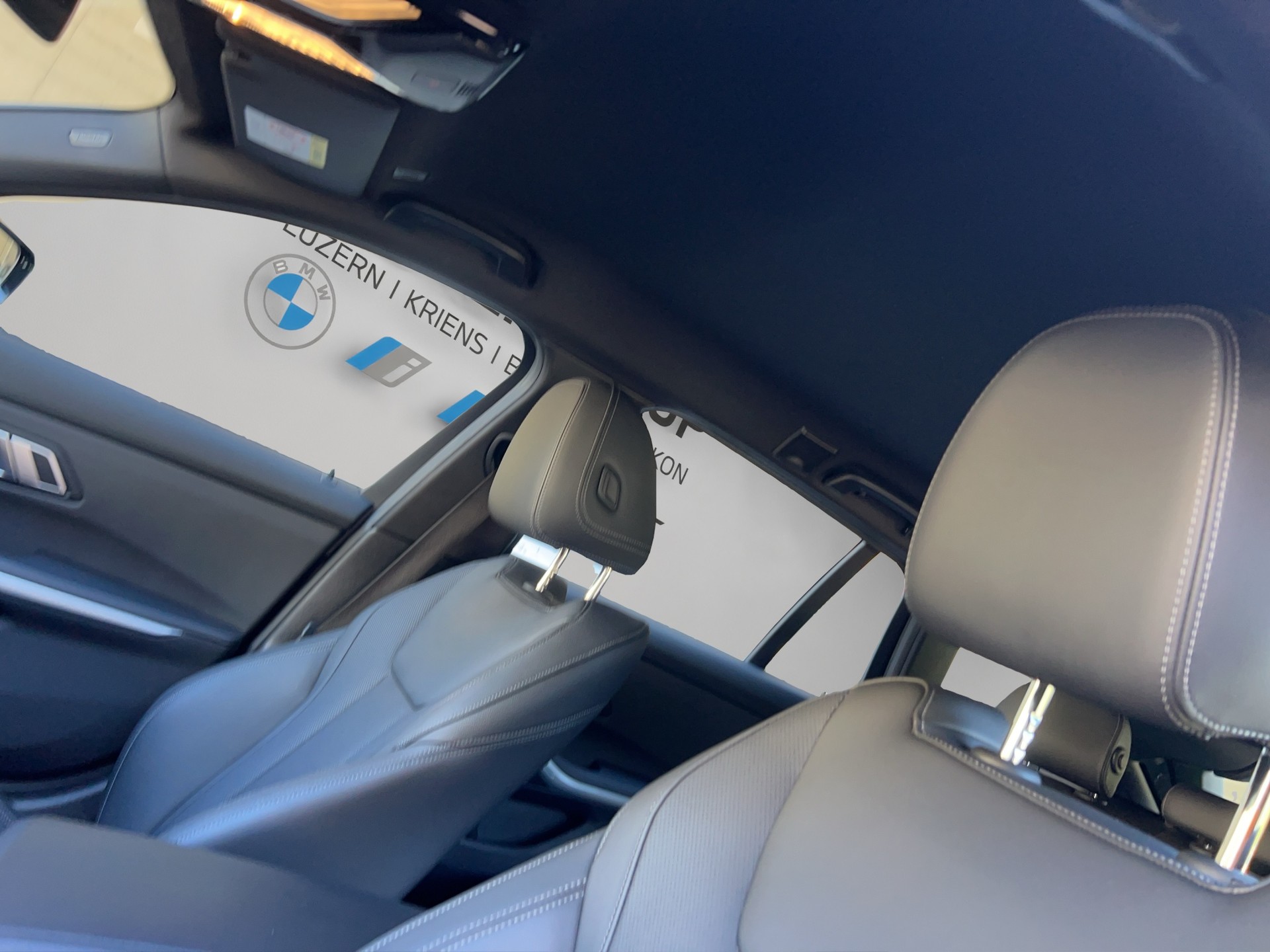 BMW 320e xDrive Touring Steptronic M Sport-image-13