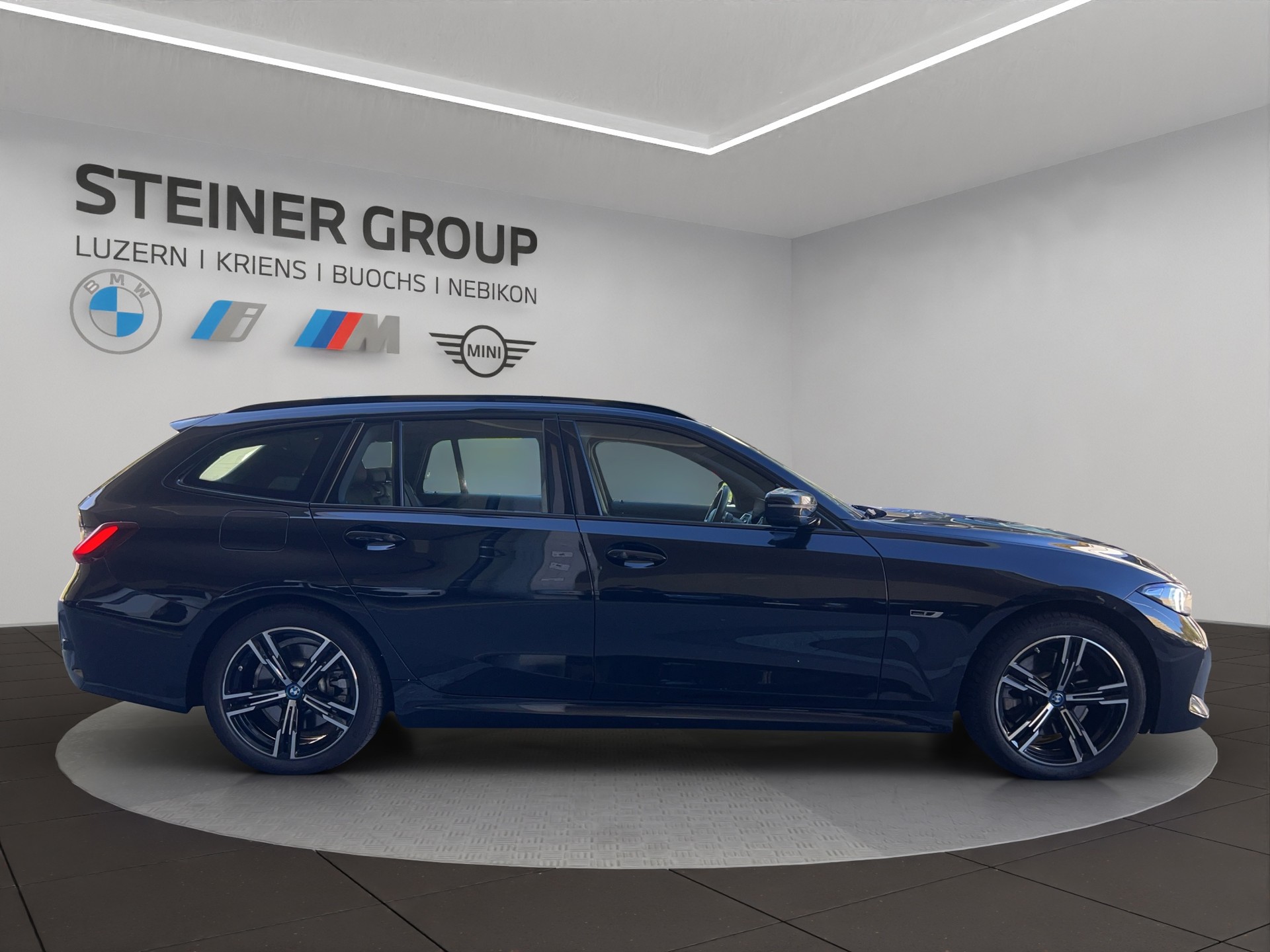 BMW 320e xDrive Touring Steptronic M Sport-image-4