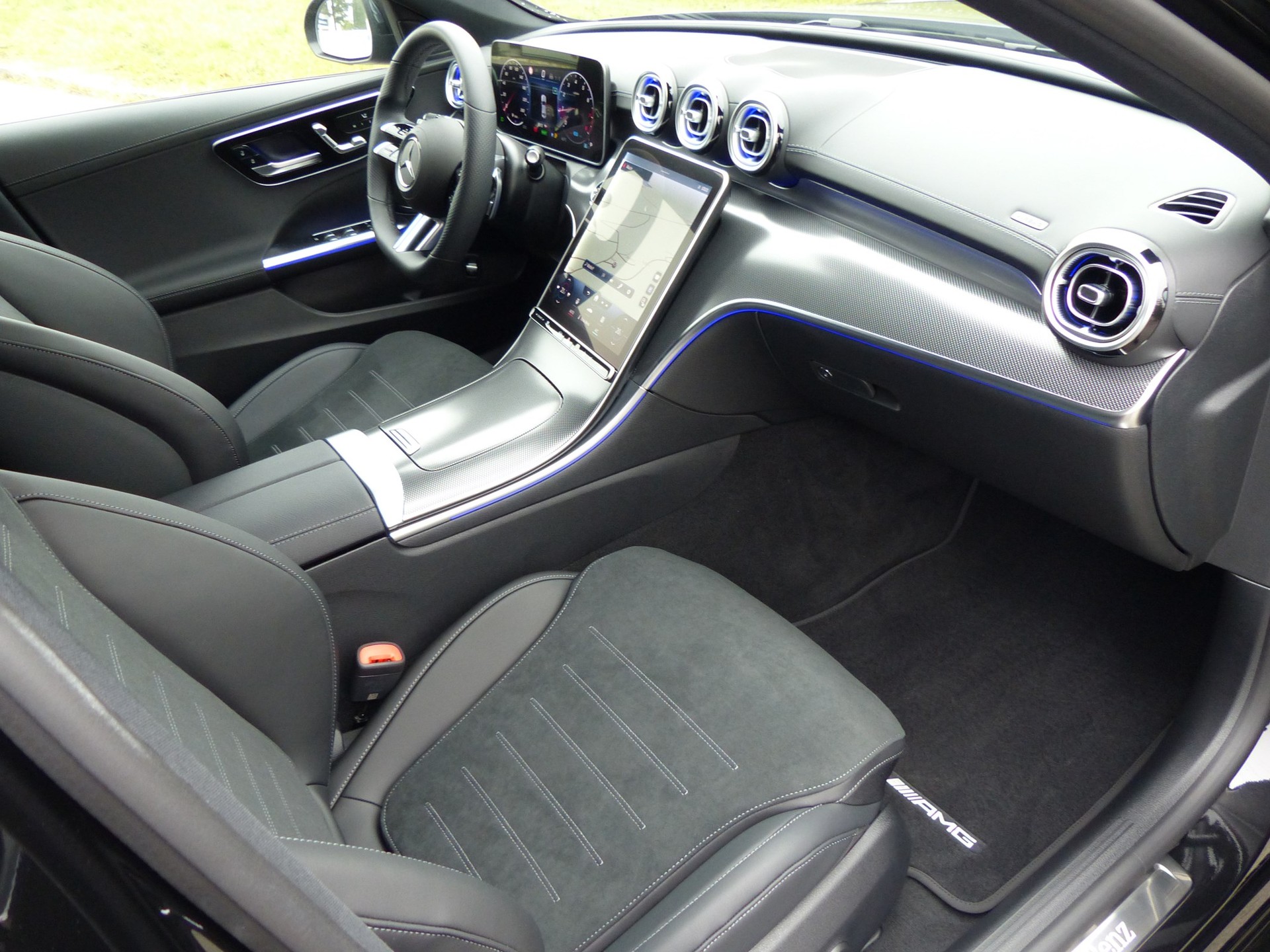 MERCEDES-BENZ C 200 4Matic AMG Line-image-7