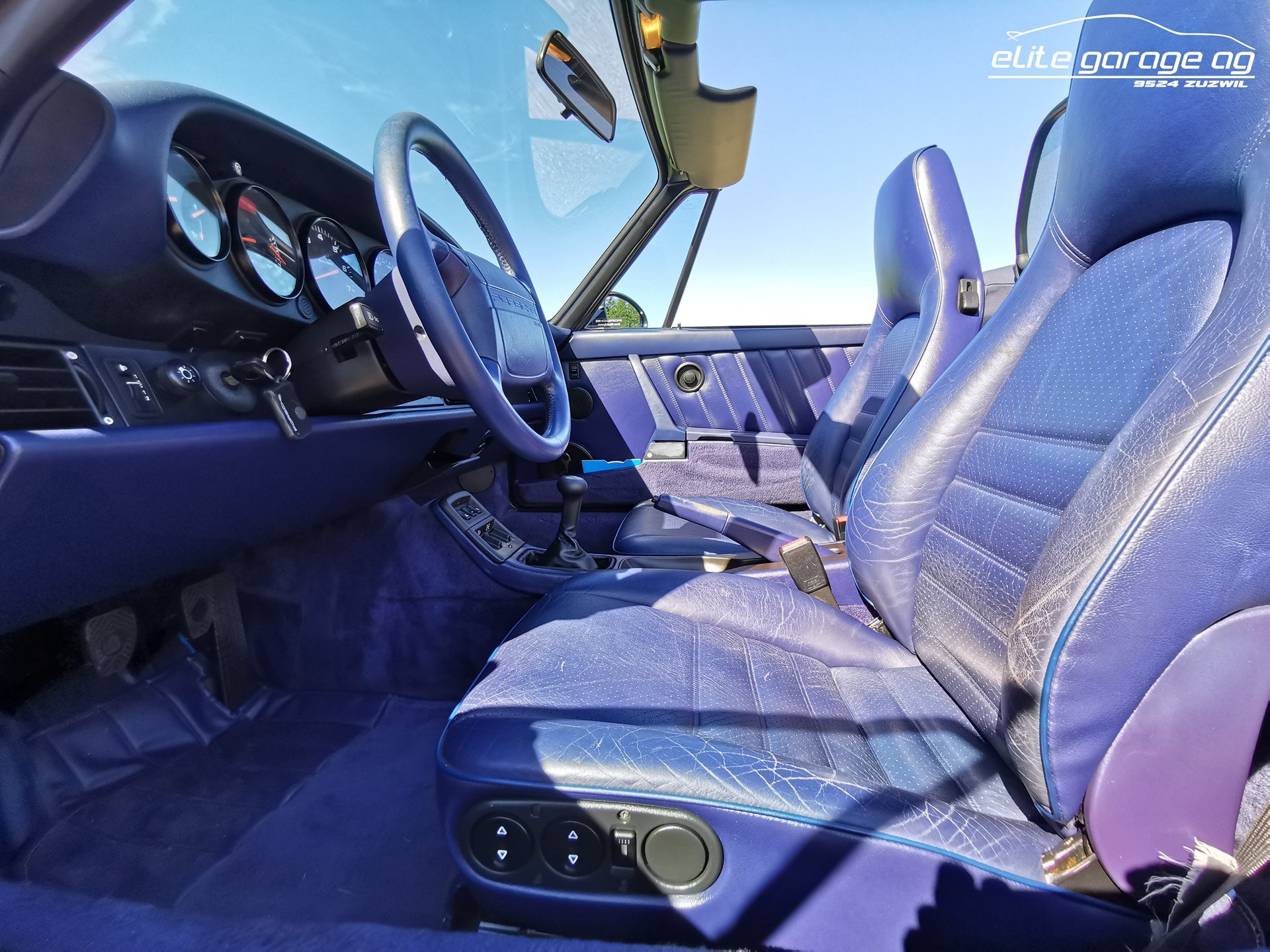 PORSCHE 911 Carrera 4 Cabrio-image-11