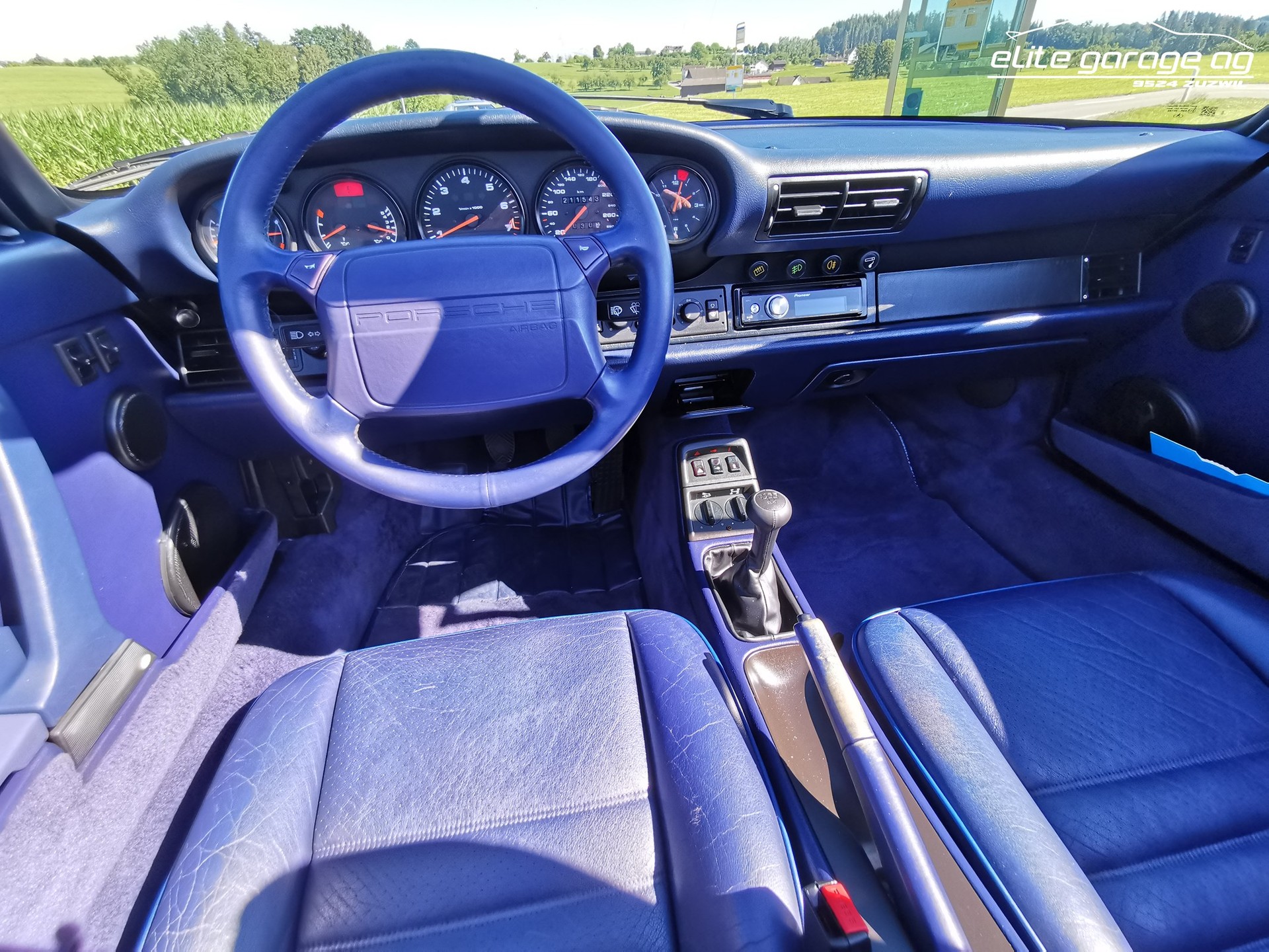 PORSCHE 911 Carrera 4 Cabrio-image-13