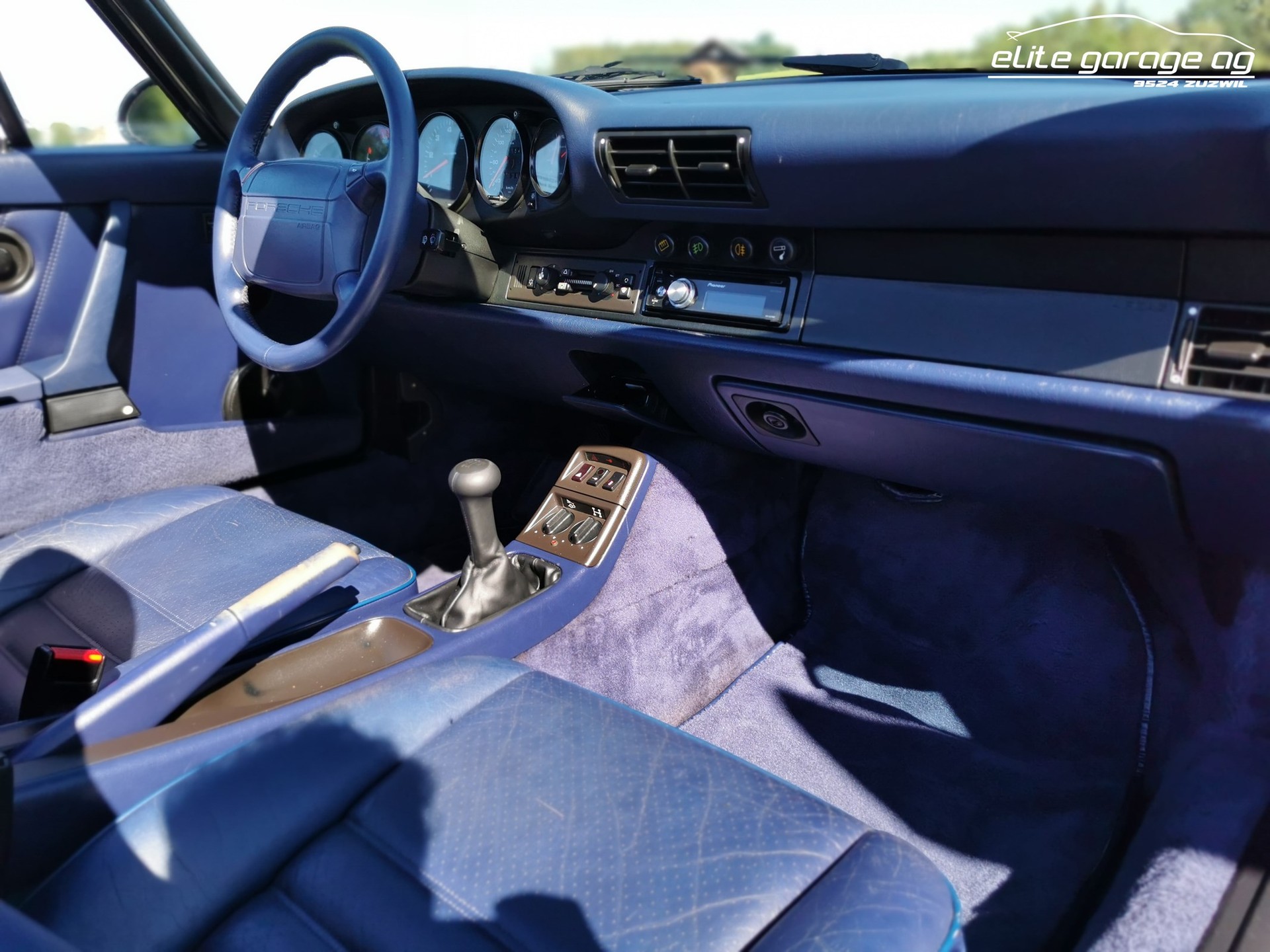 PORSCHE 911 Carrera 4 Cabrio-image-14