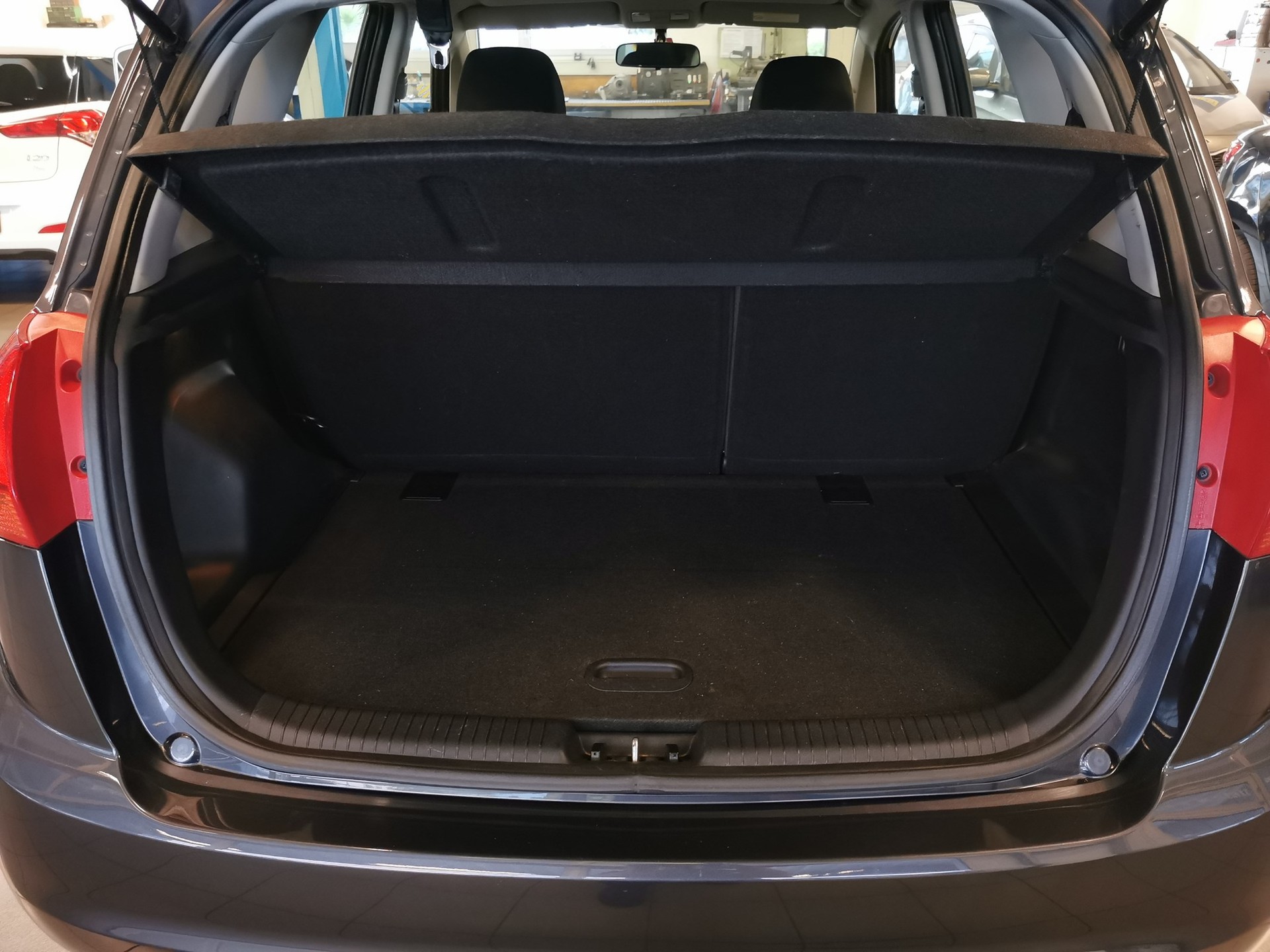KIA Venga 1.4 CVVT _seven-image-5