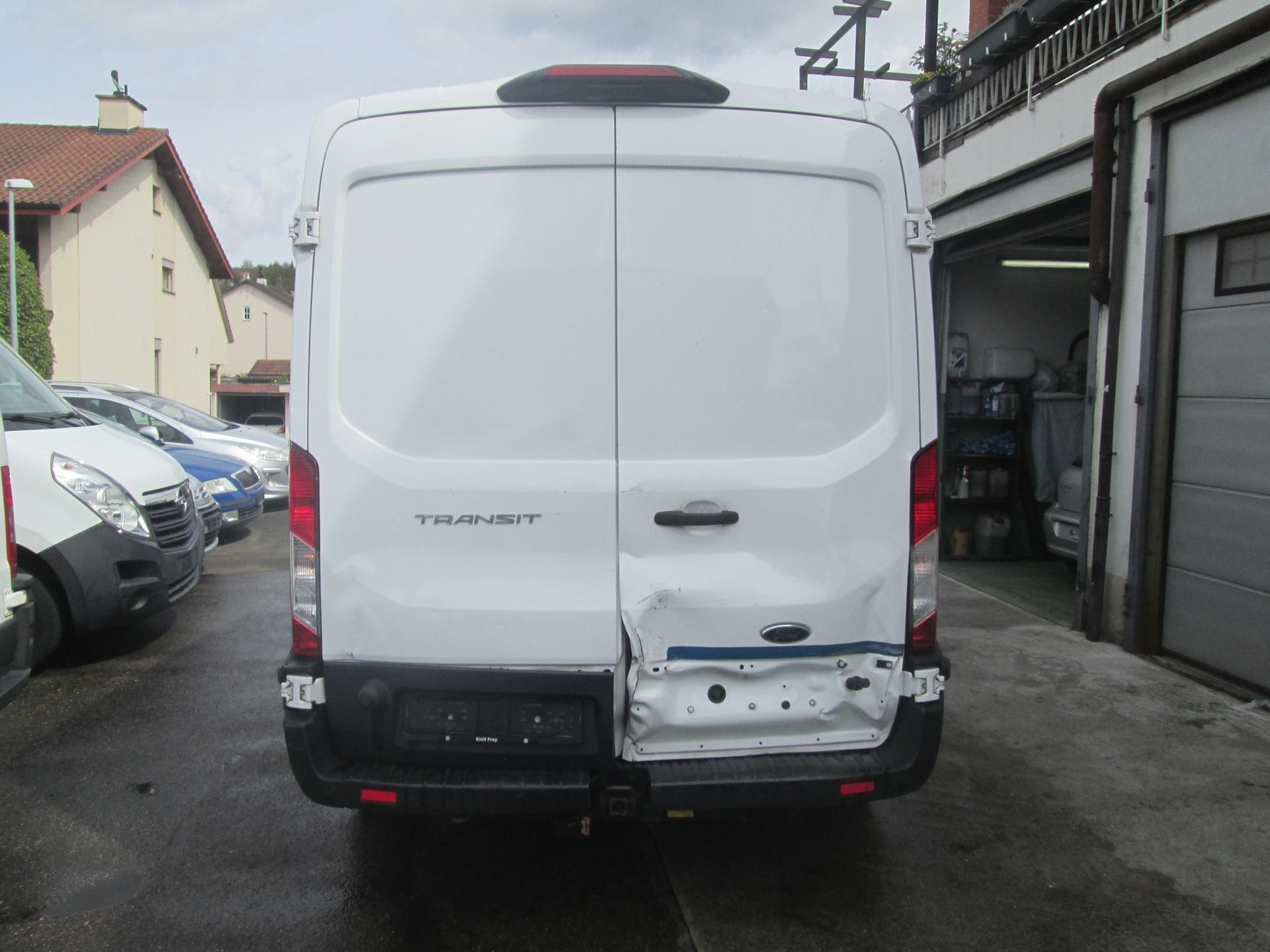 FORD Transit Van 350 L2 Ambiente 2.0 TDCi 185 FWD-image-2