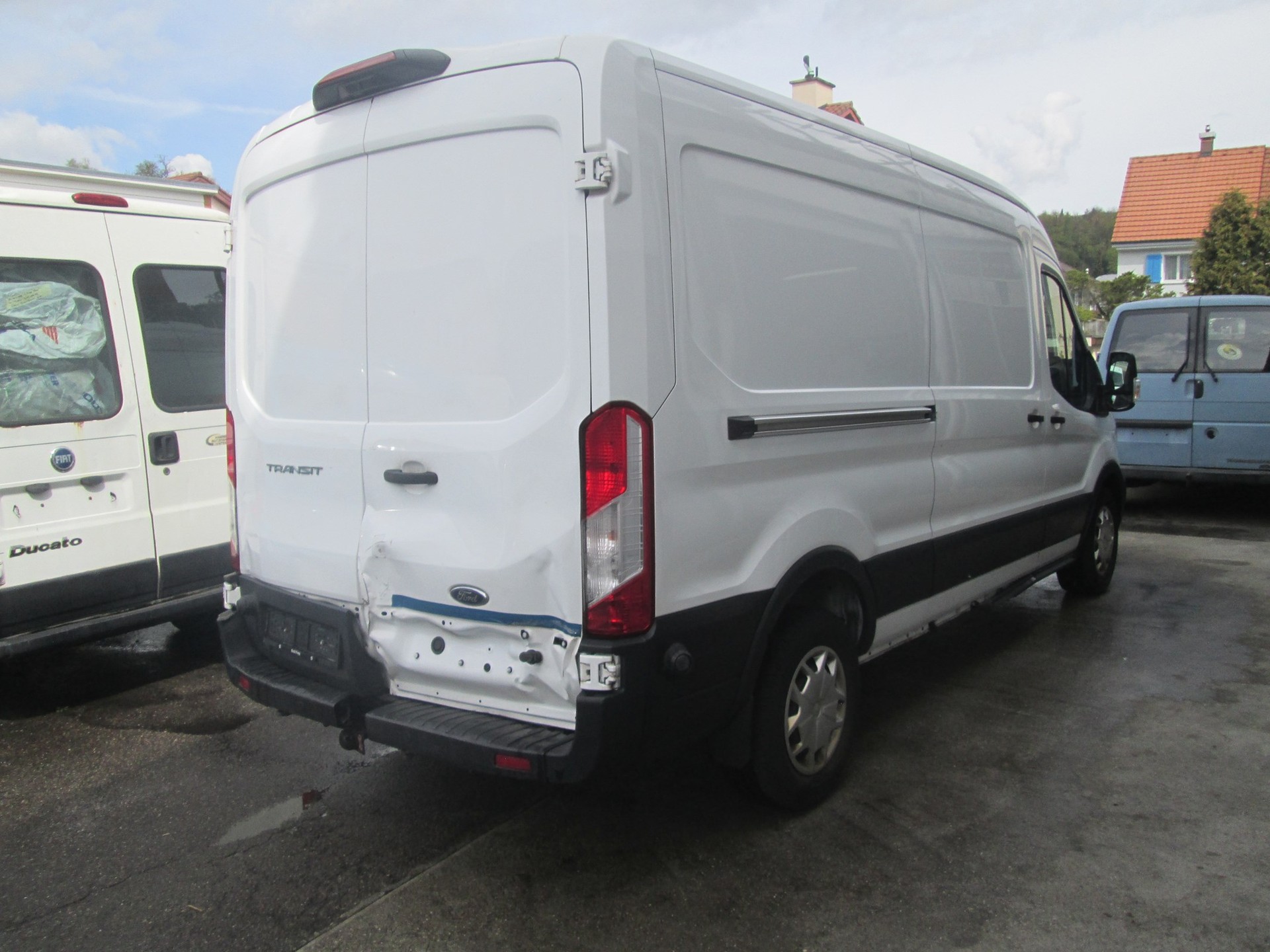 FORD Transit Van 350 L2 Ambiente 2.0 TDCi 185 FWD-image-3