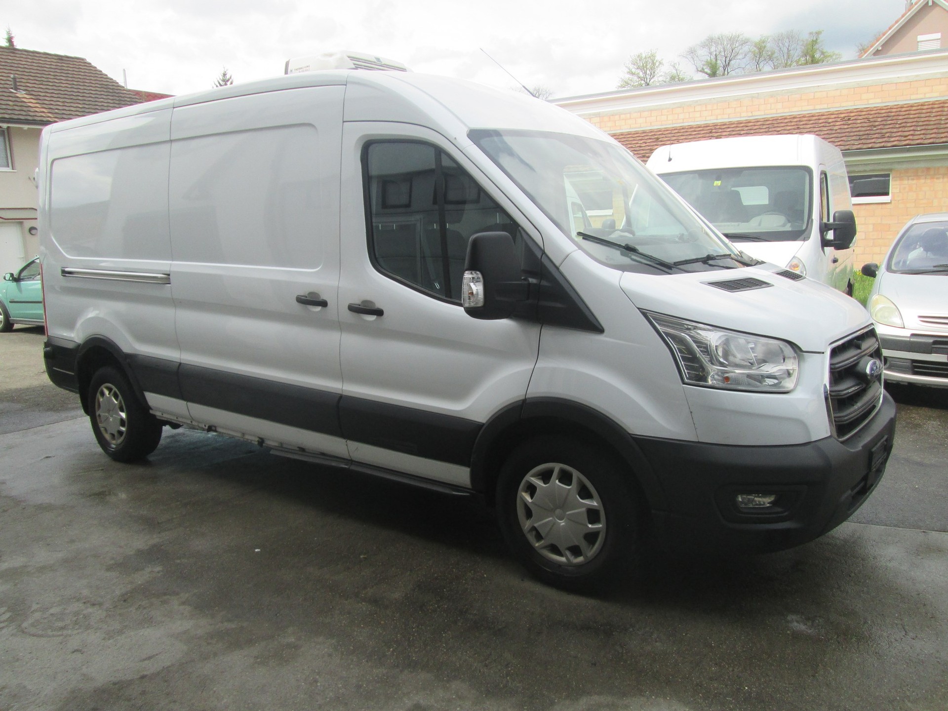 FORD Transit Van 350 L2 Ambiente 2.0 TDCi 185 FWD-image-4