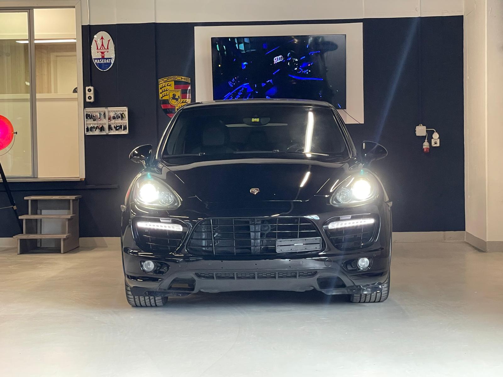 PORSCHE Cayenne GTS-image-2