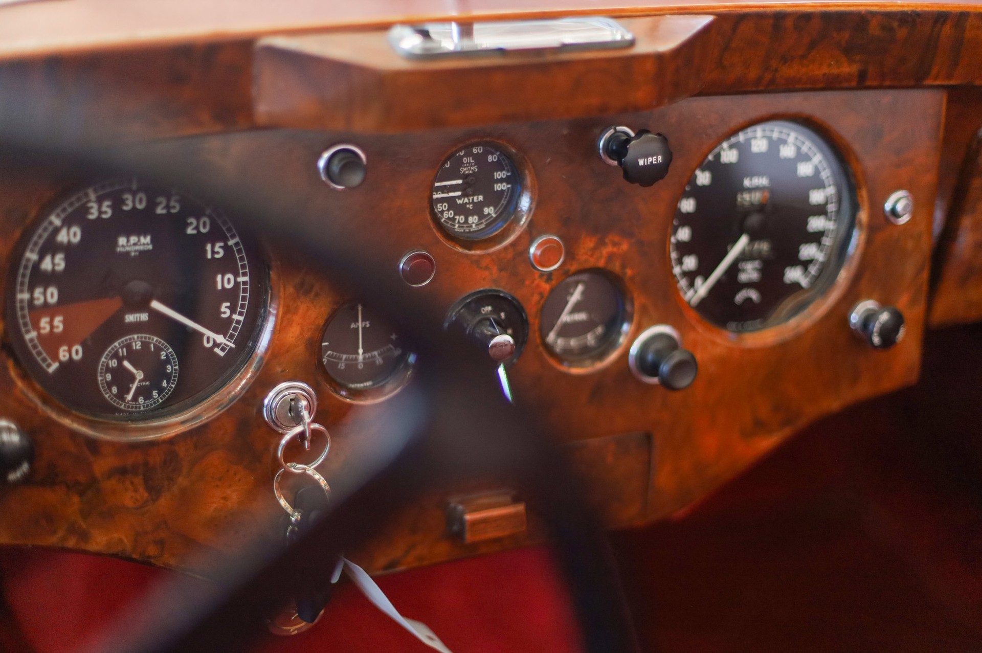 JAGUAR Drophead Coupe-image-19