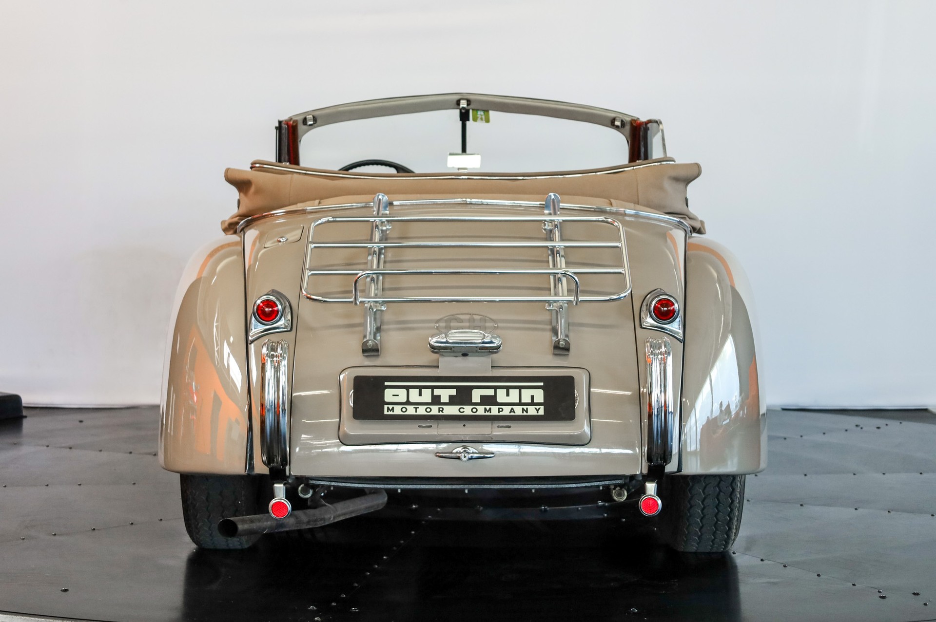 JAGUAR Drophead Coupe-image-13