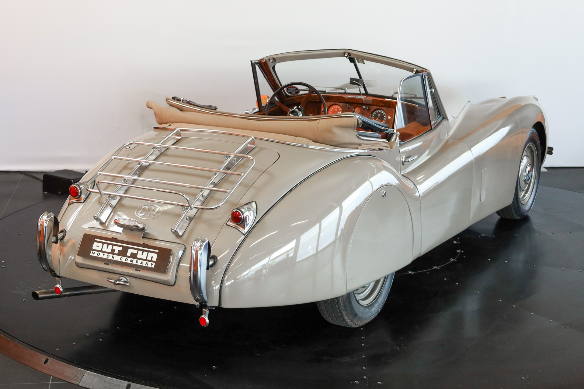 JAGUAR Drophead Coupe-image-9