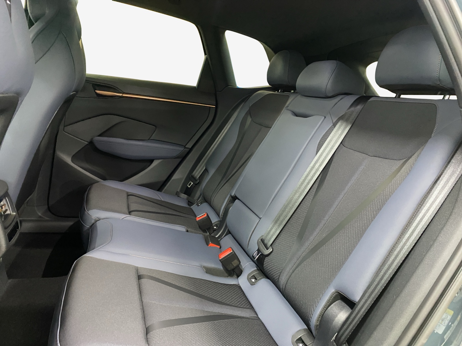 CUPRA Terramar 1.5 eHybrid DSG VZ-image-11