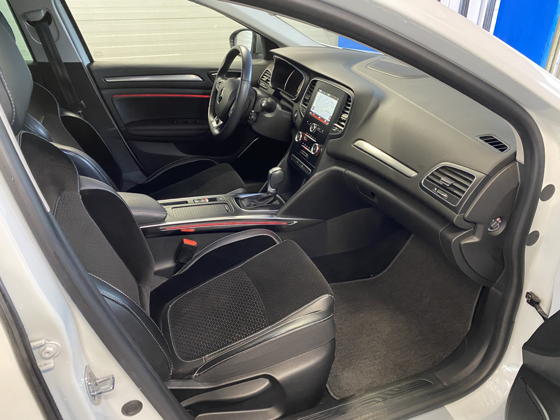 RENAULT Mégane 1.2 16V Turbo GT Line EDC-image-10