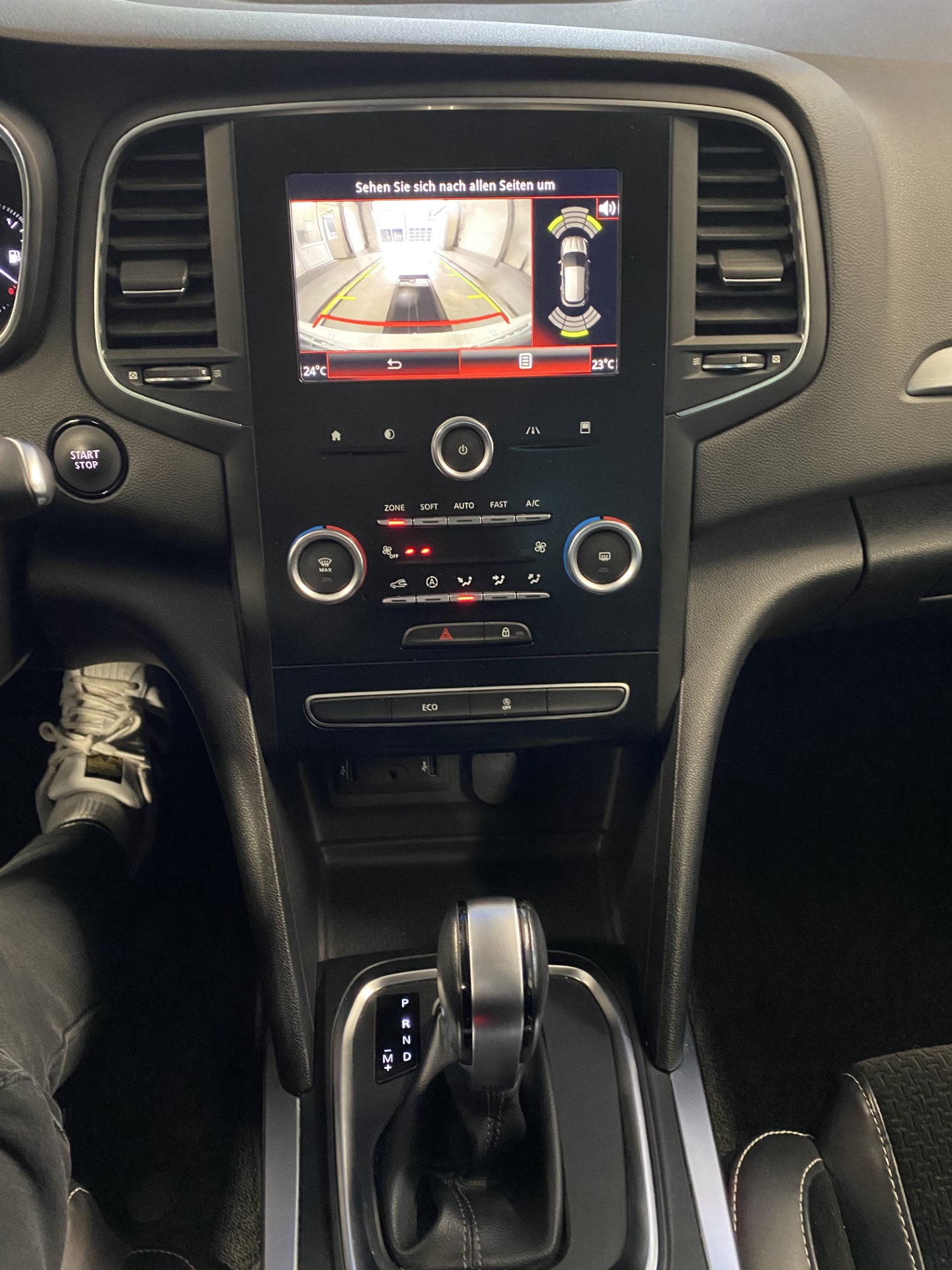 RENAULT Mégane 1.2 16V Turbo GT Line EDC-image-12