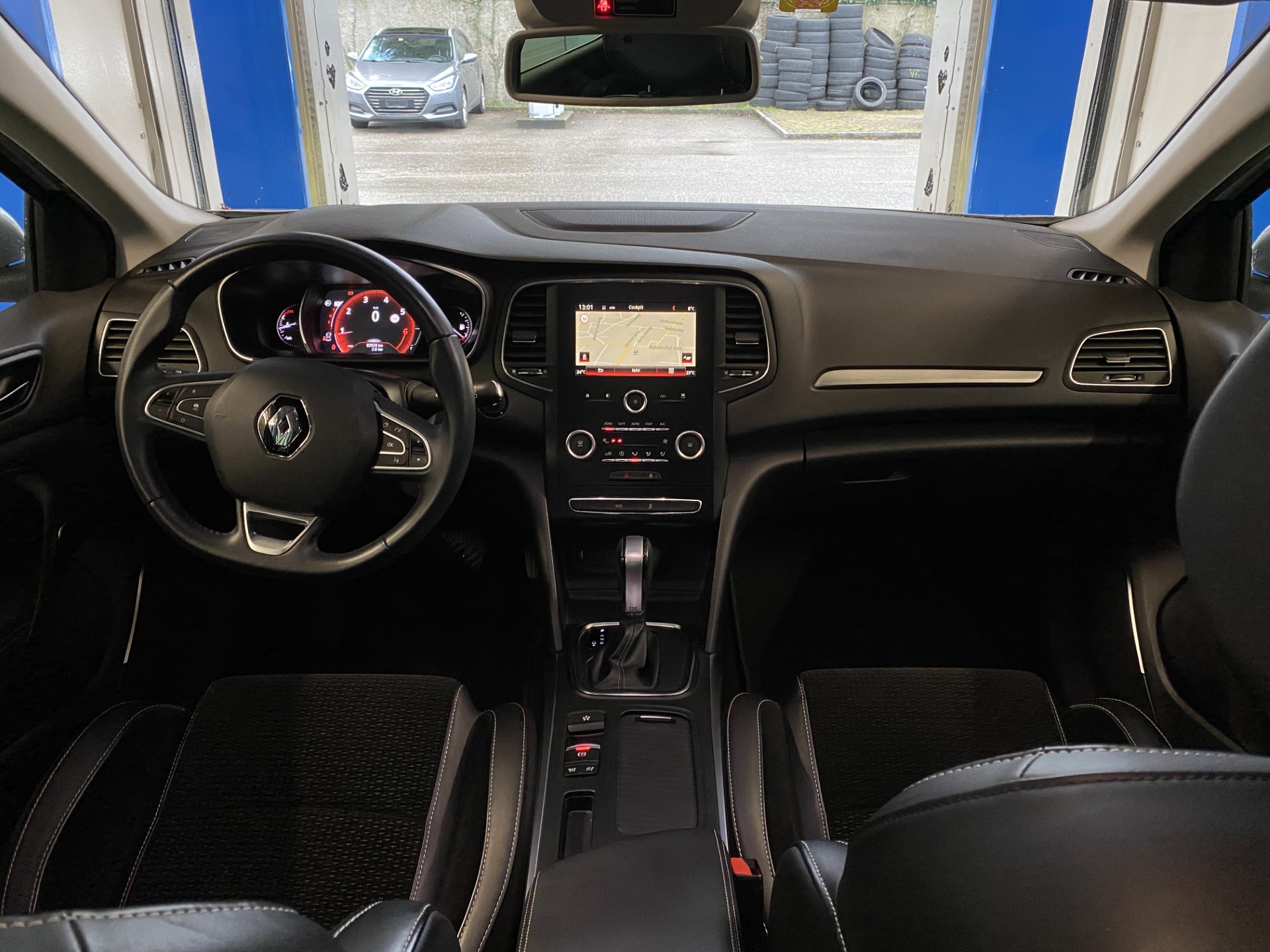 RENAULT Mégane 1.2 16V Turbo GT Line EDC-image-8