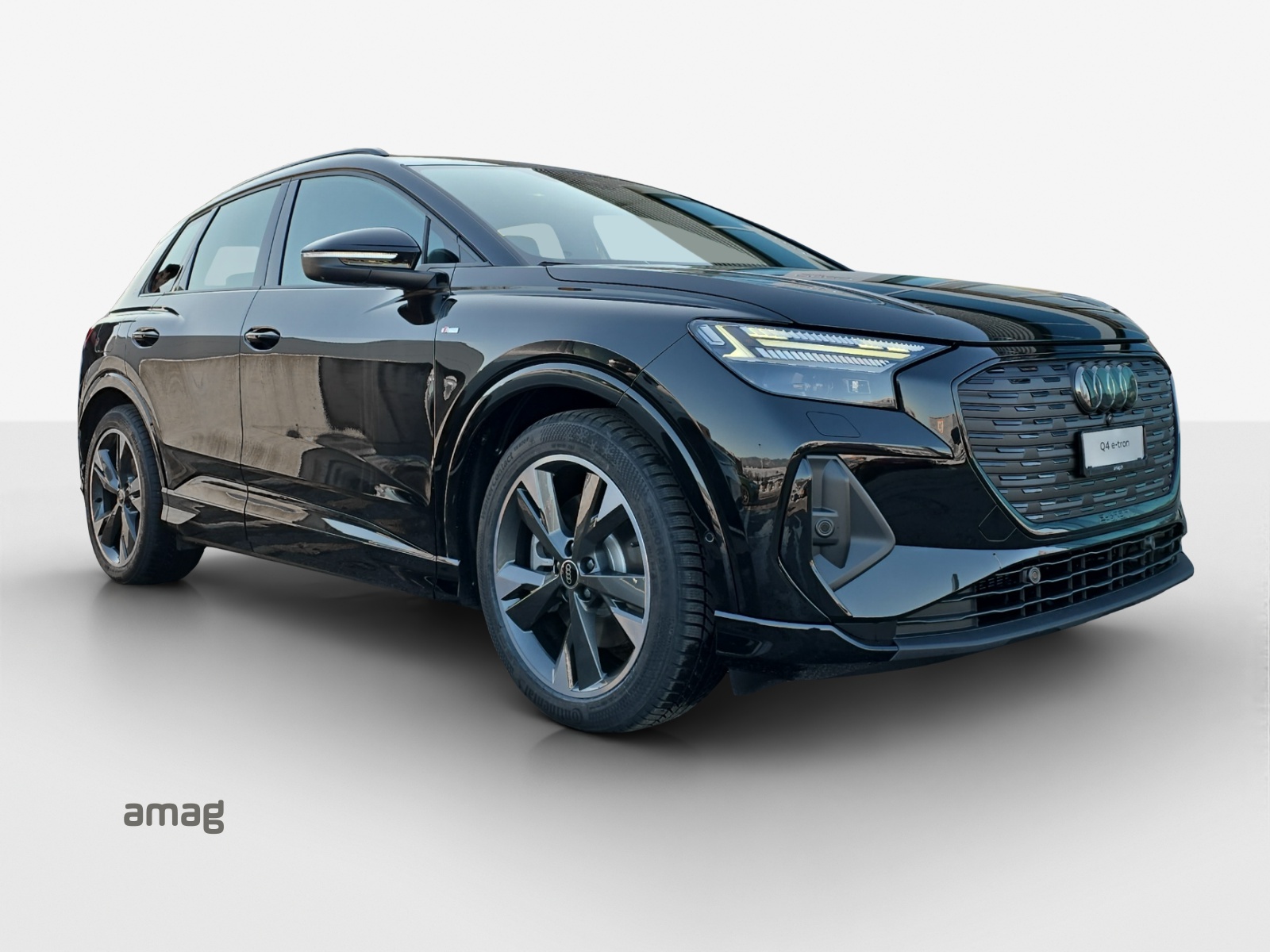 AUDI Q4 e-tron 45 quattro-image-6