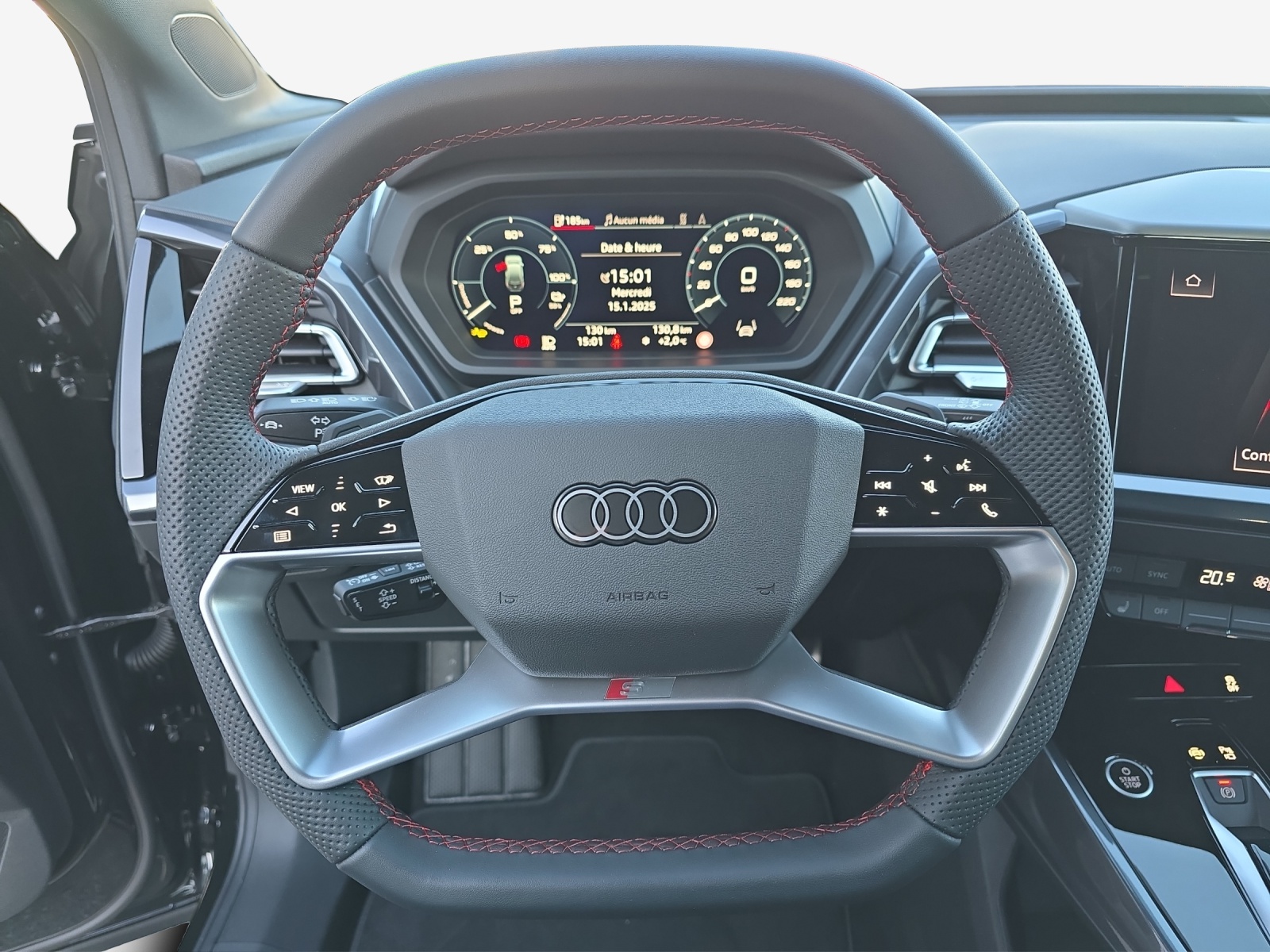 AUDI Q4 e-tron 45 quattro-image-10