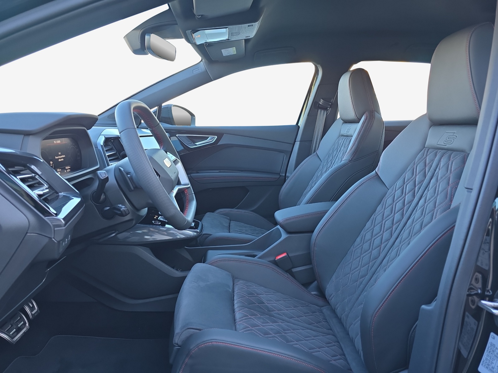 AUDI Q4 e-tron 45 quattro-image-8