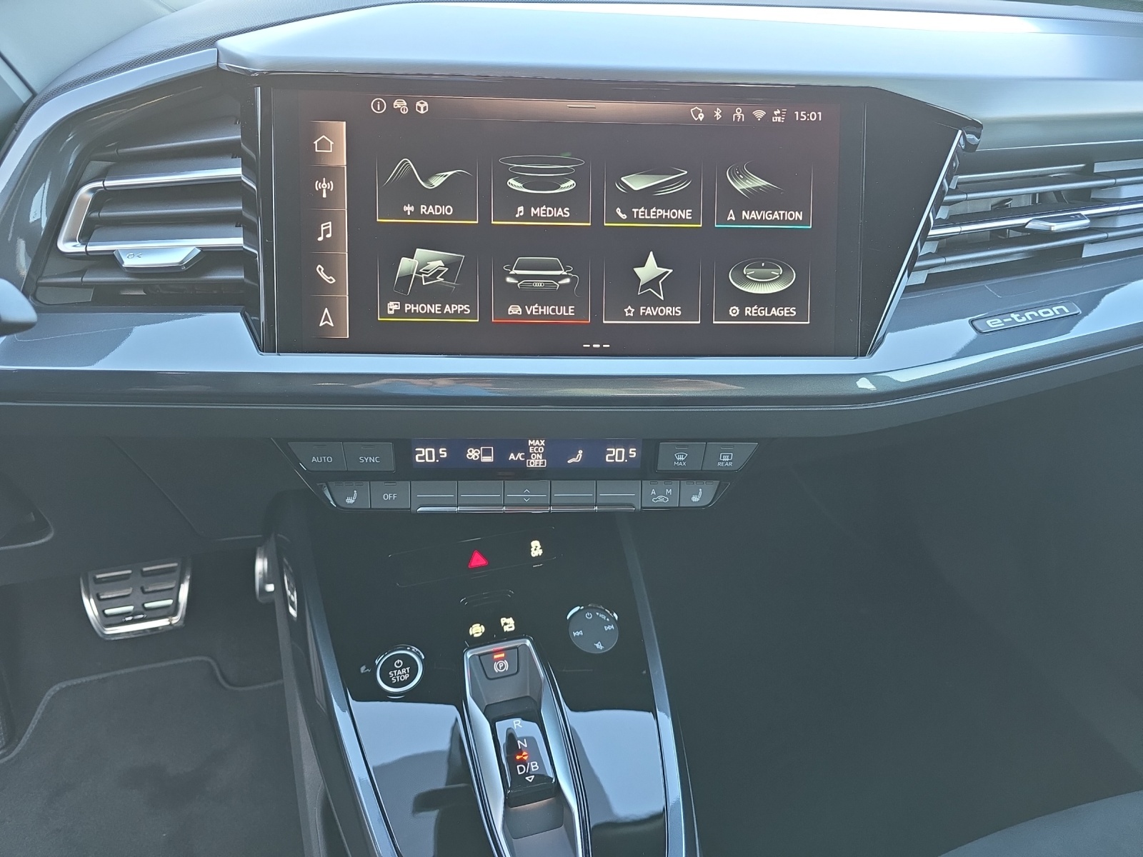 AUDI Q4 e-tron 45 quattro-image-11