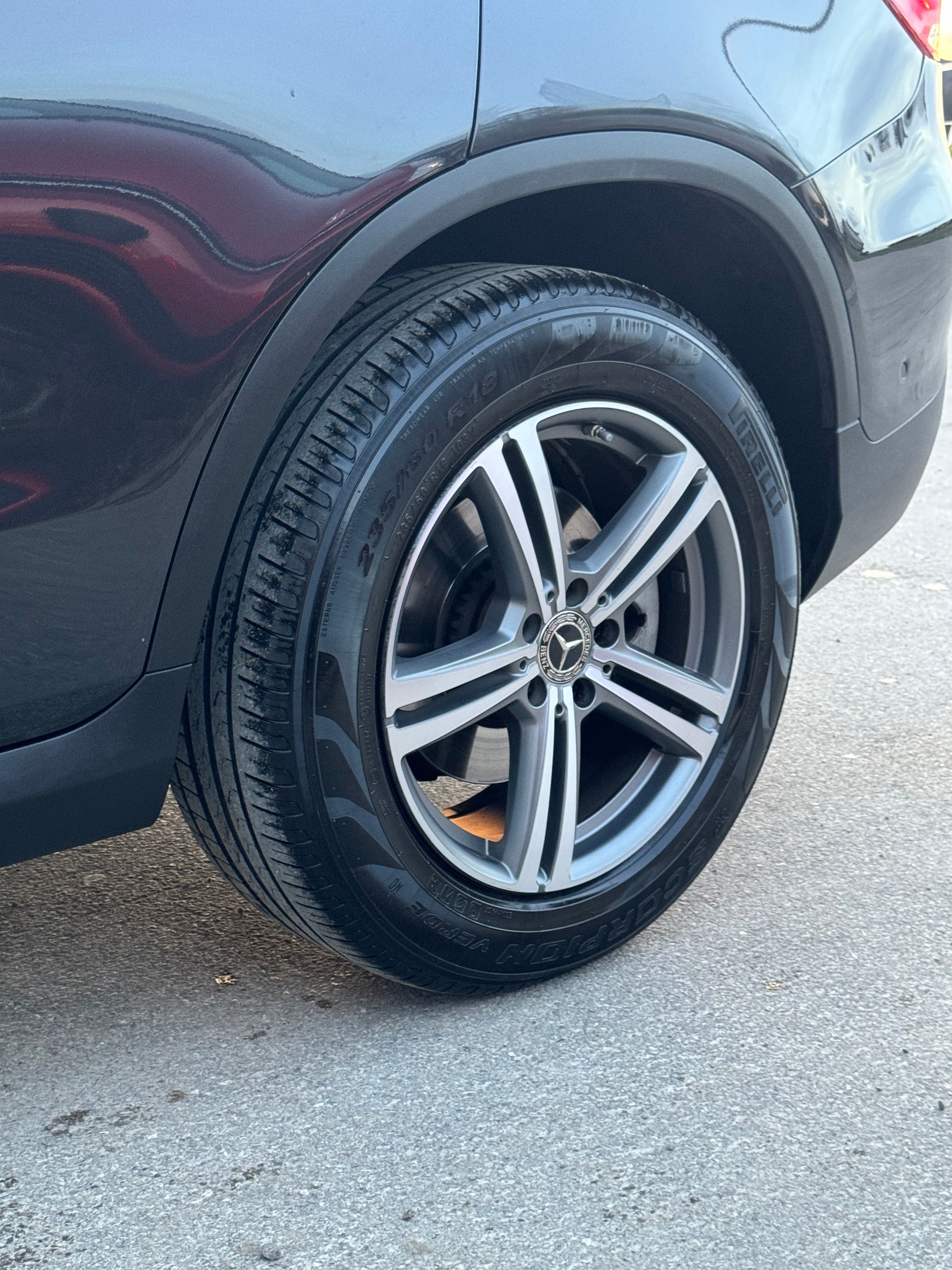MERCEDES-BENZ GLC 220 d 4Matic 9G-Tronic-image-4