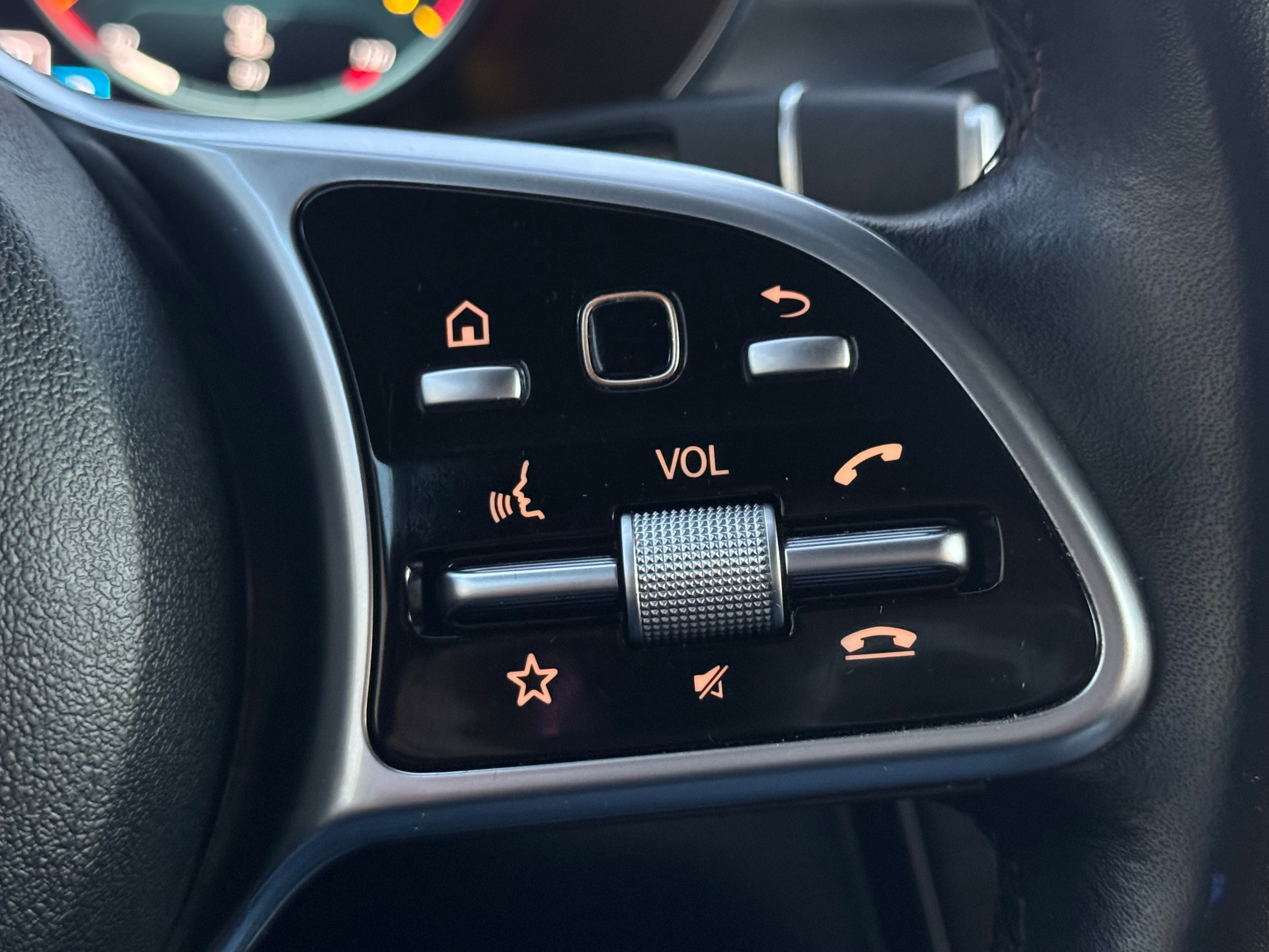 MERCEDES-BENZ GLC 220 d 4Matic 9G-Tronic-image-12