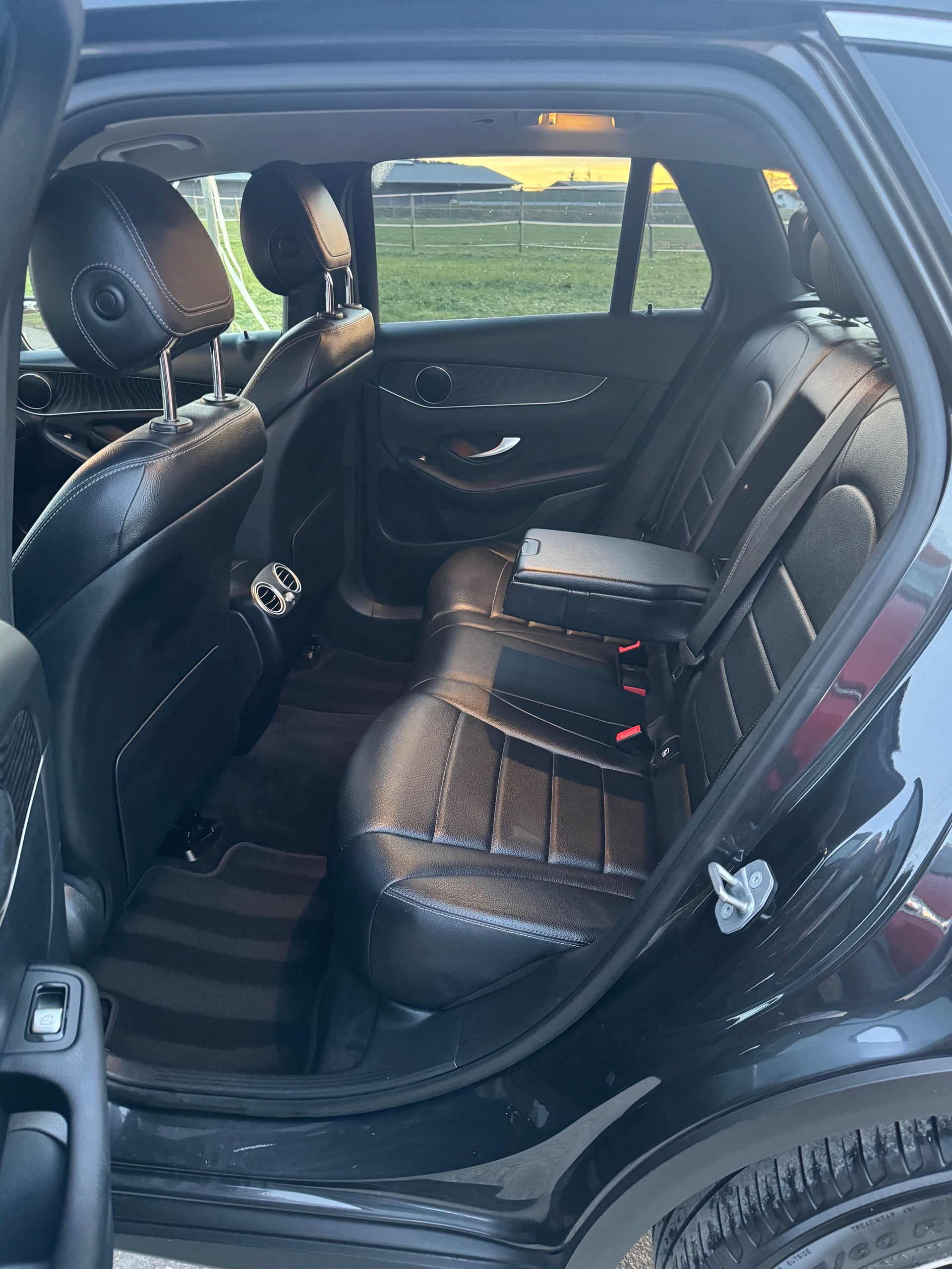 MERCEDES-BENZ GLC 220 d 4Matic 9G-Tronic-image-9