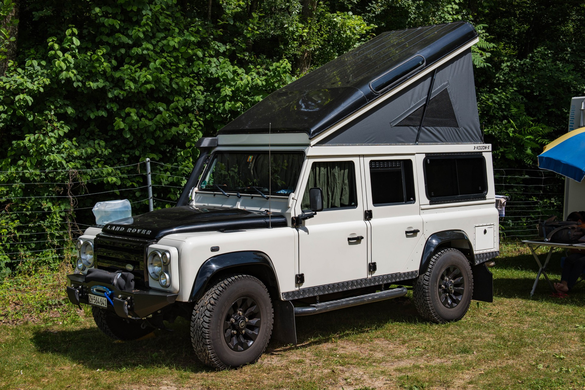 LAND ROVER Defender 110 SW 2.4Tdc-image-0