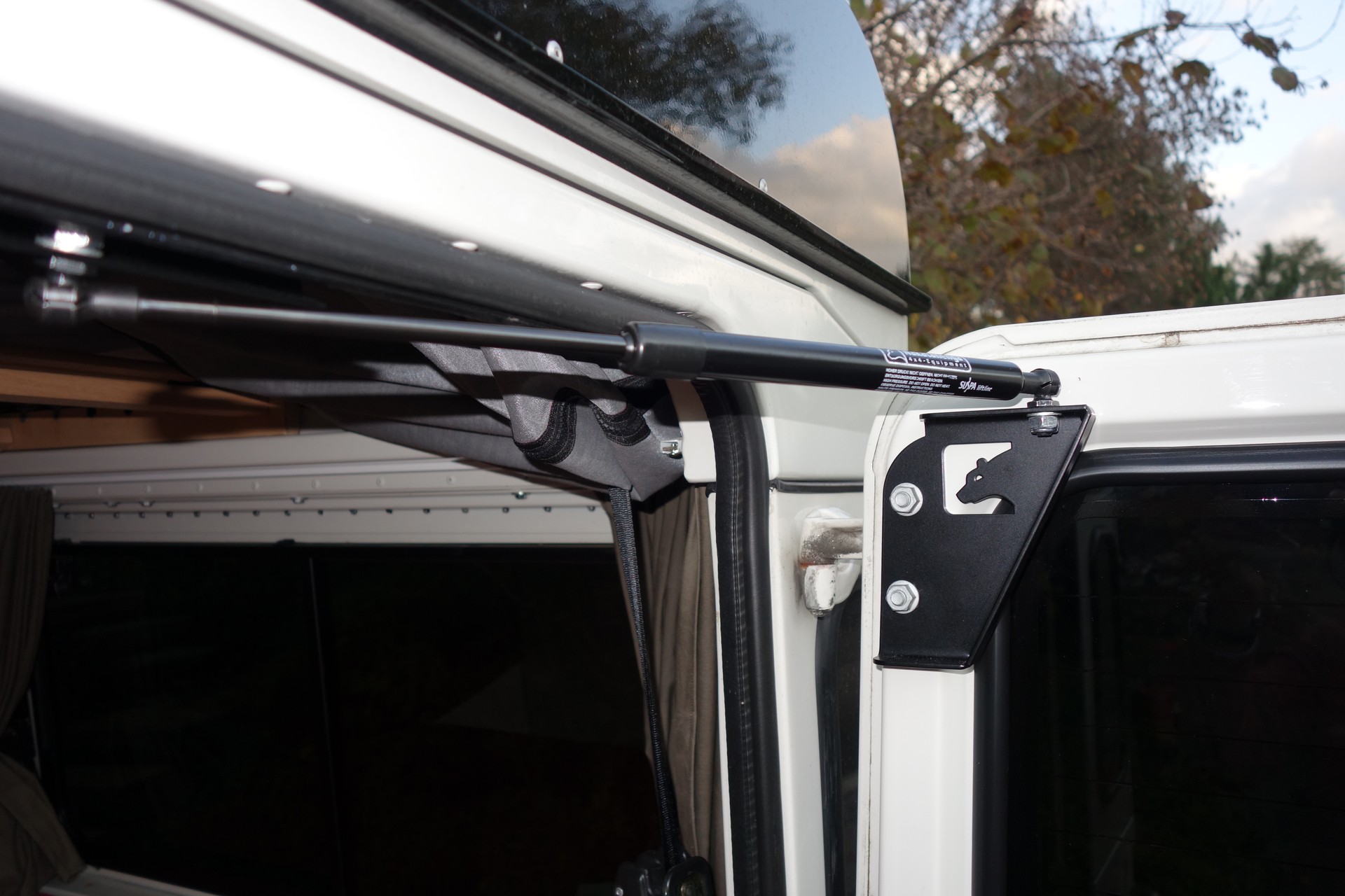 LAND ROVER Defender 110 SW 2.4Tdc-image-10