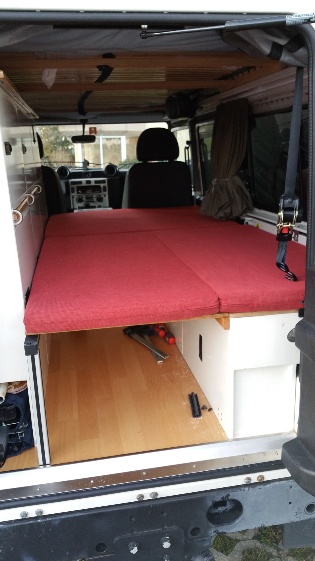 LAND ROVER Defender 110 SW 2.4Tdc-image-5