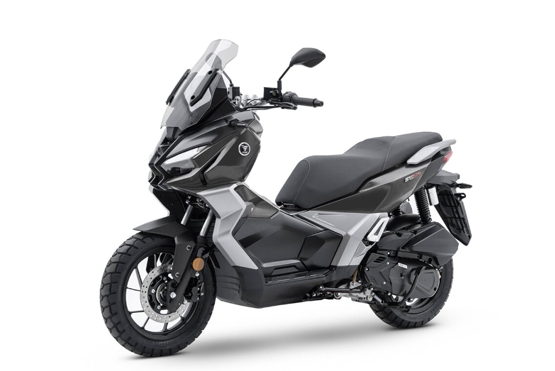 VOGE SR1 ADV-showroom-element-1