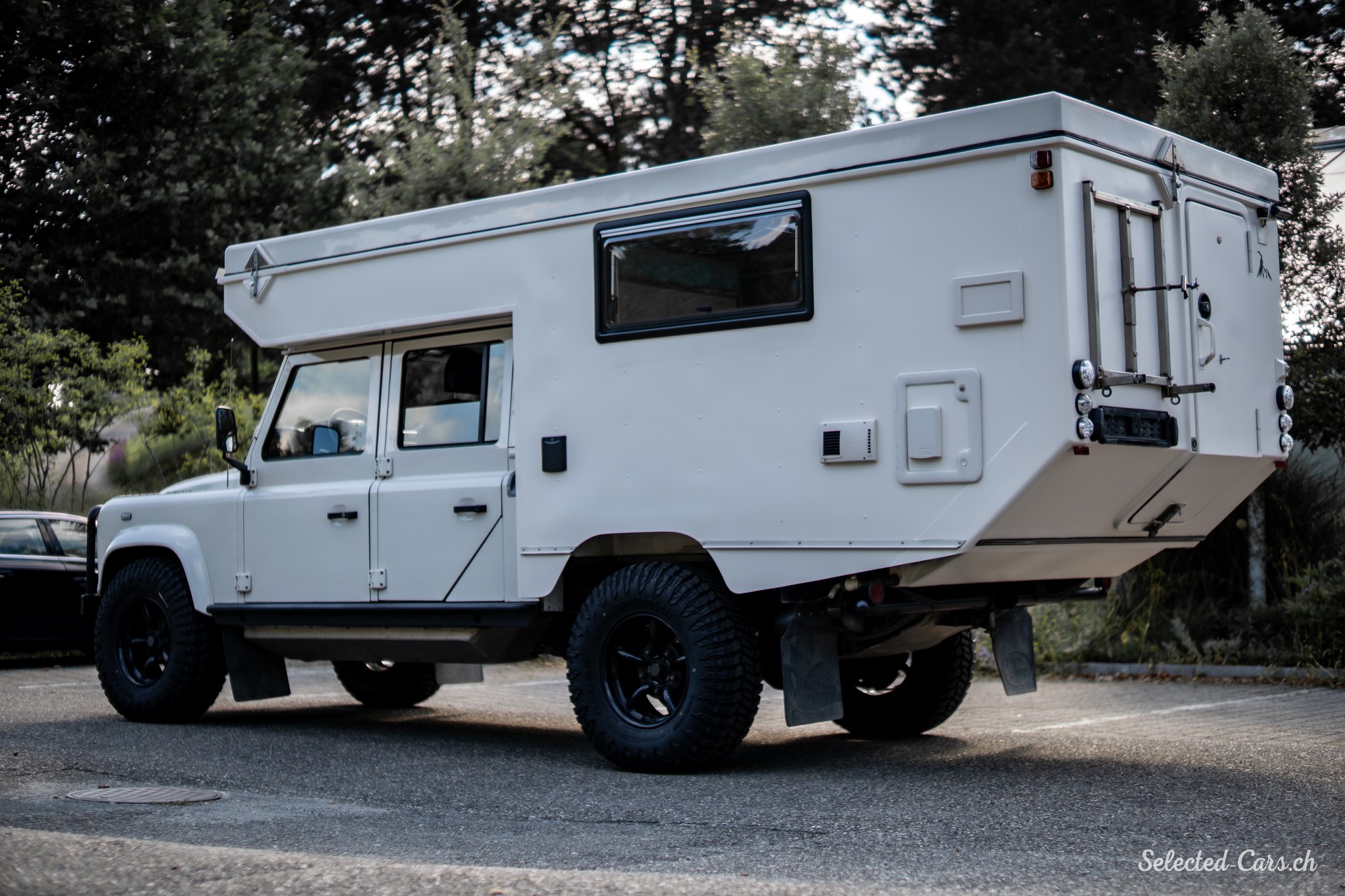 LAND ROVER 130 Expedition-image-6