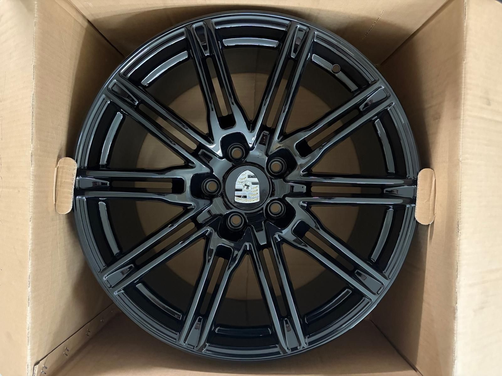 PORSCHE Cayenne Turbo-image-5