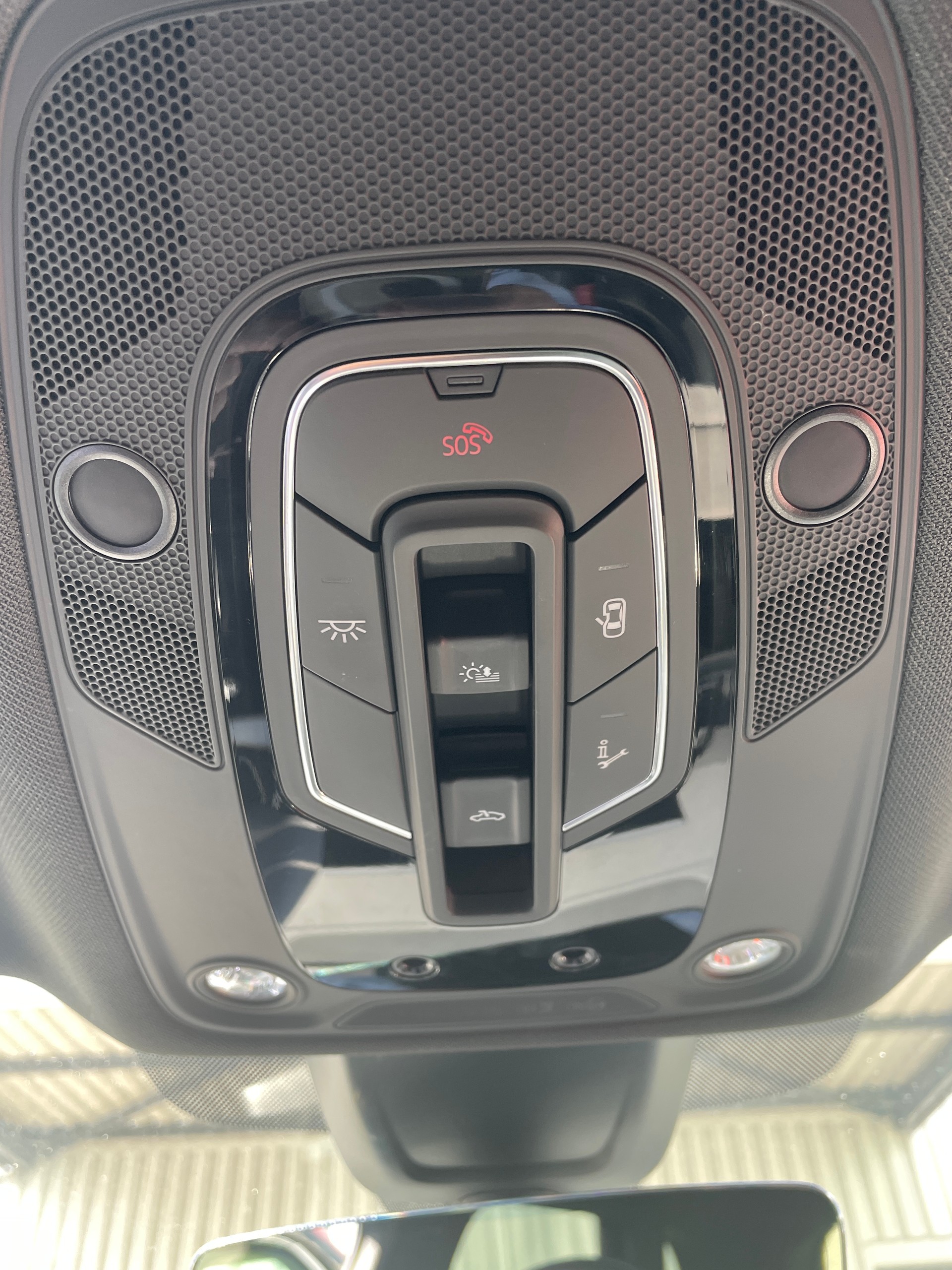 AUDI Q5 45 TFSI Black Edition quattro-image-24