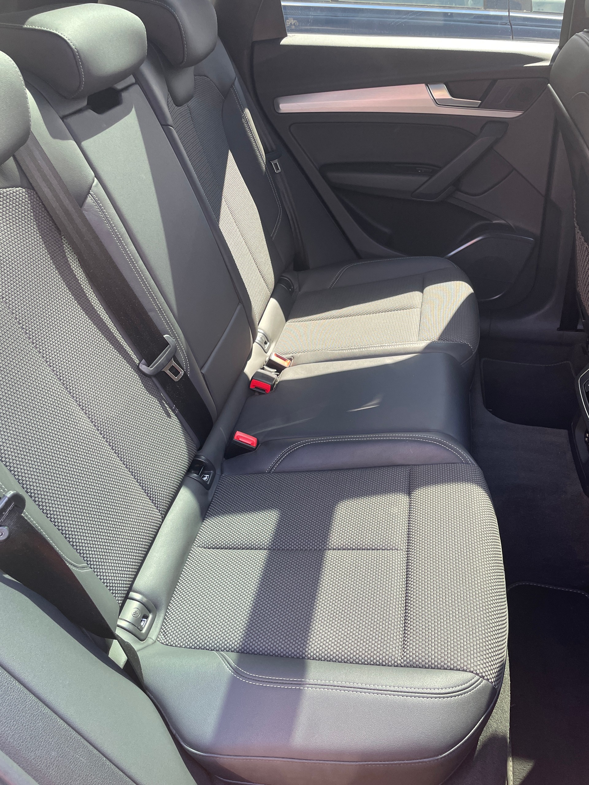 AUDI Q5 45 TFSI Black Edition quattro-image-16