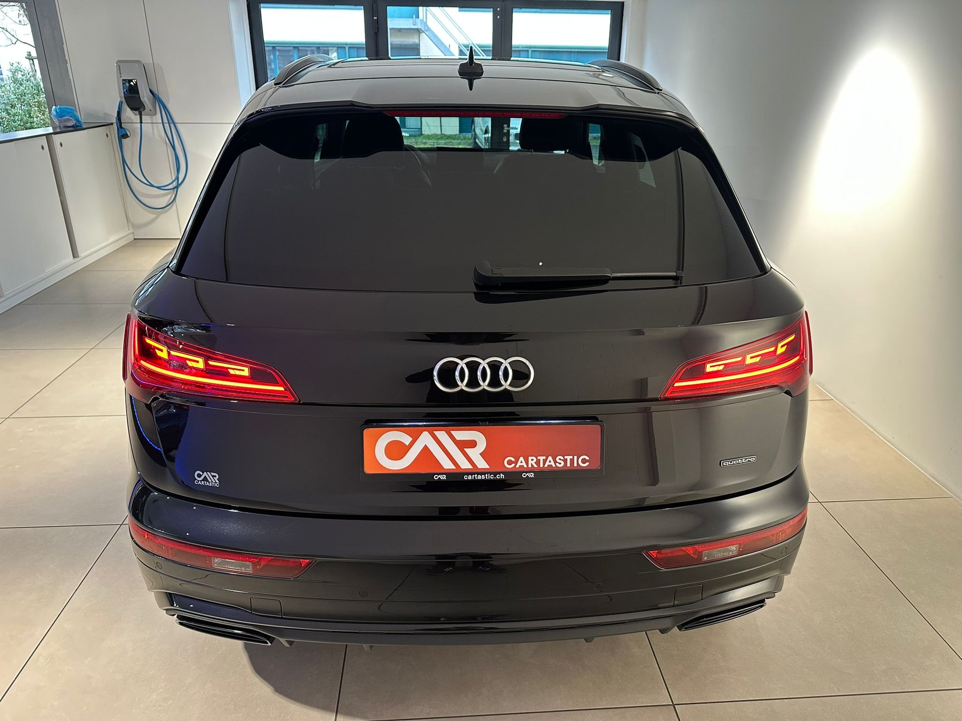 AUDI Q5 45 TFSI Black Edition quattro-image-3
