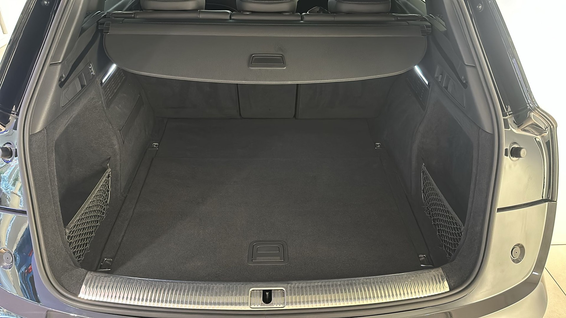 AUDI Q5 45 TFSI Black Edition quattro-image-4