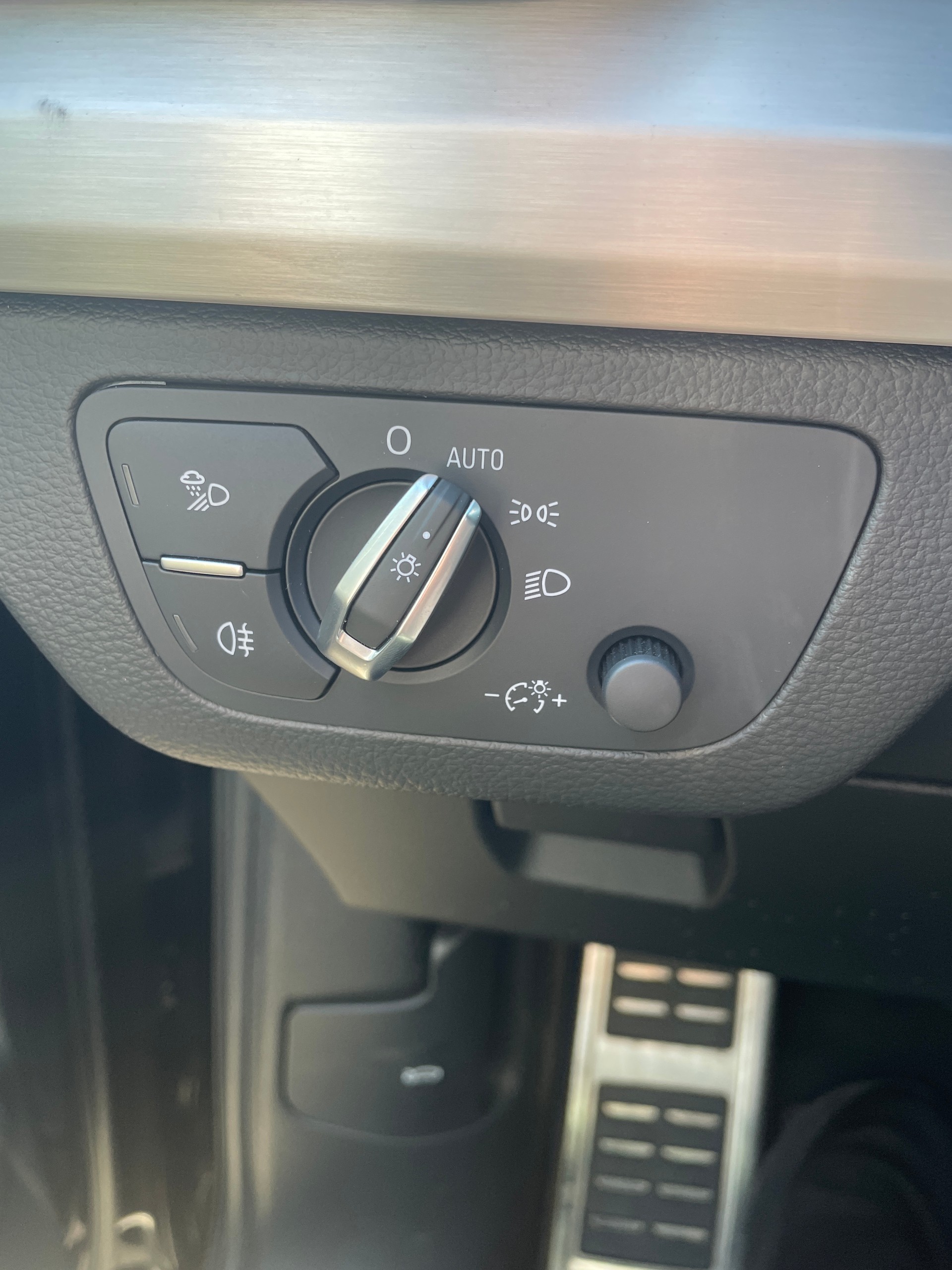 AUDI Q5 45 TFSI Black Edition quattro-image-22