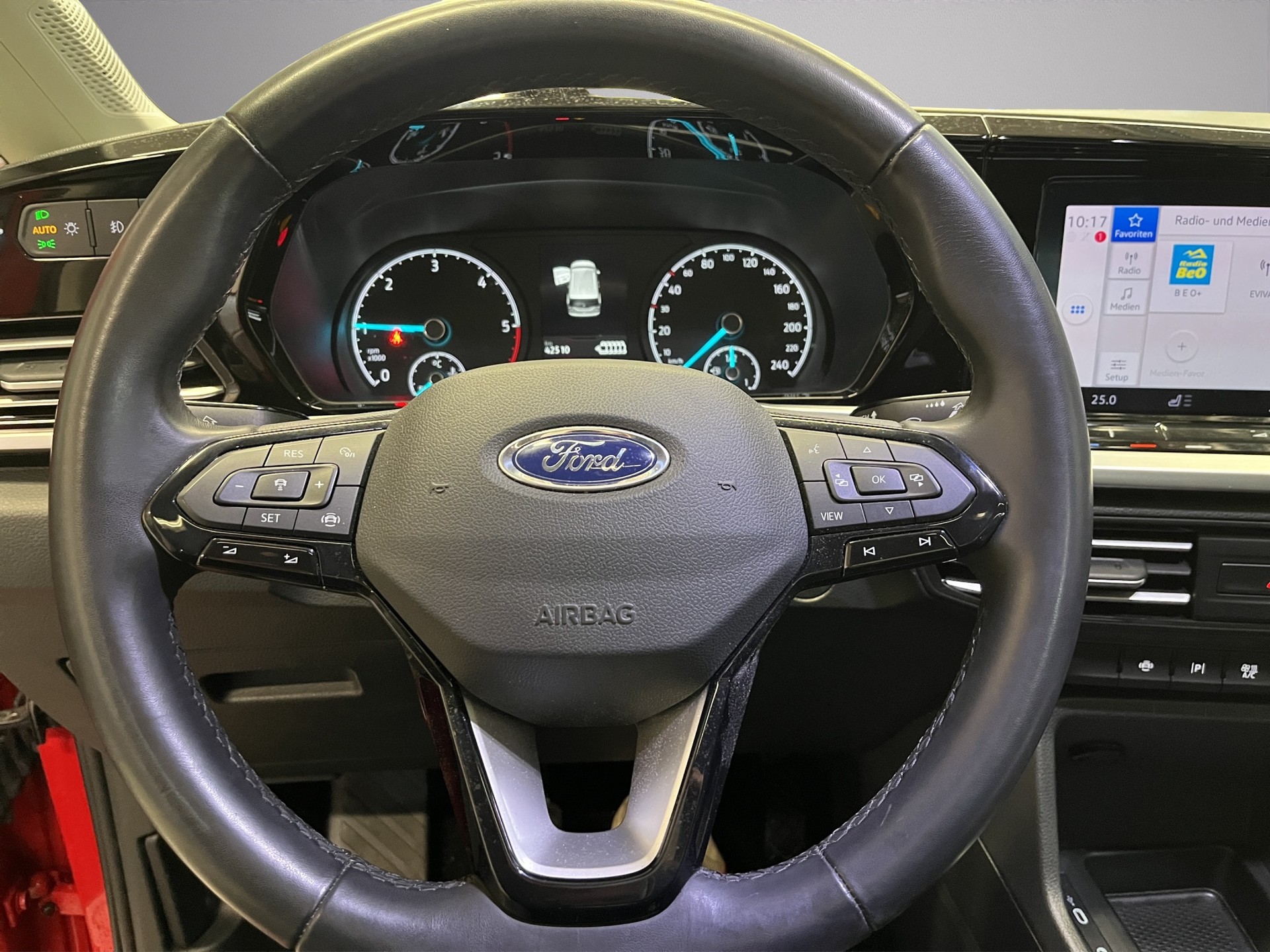 FORD TOURNEO CONNECT Grand 2.0 EcoBlue 102 Titanium-image-9