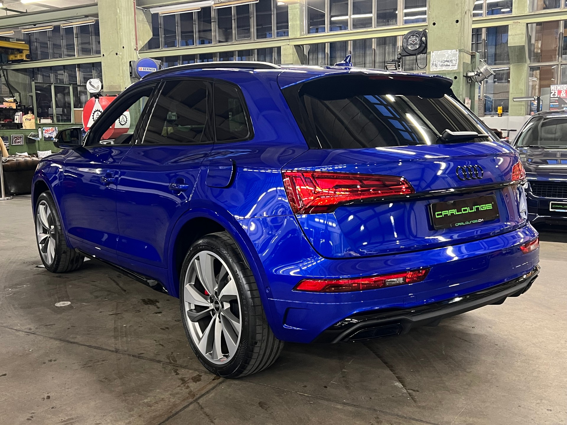 AUDI Q5 55 TFSI S line e PHEV quattro S-tronic-showroom-element-1