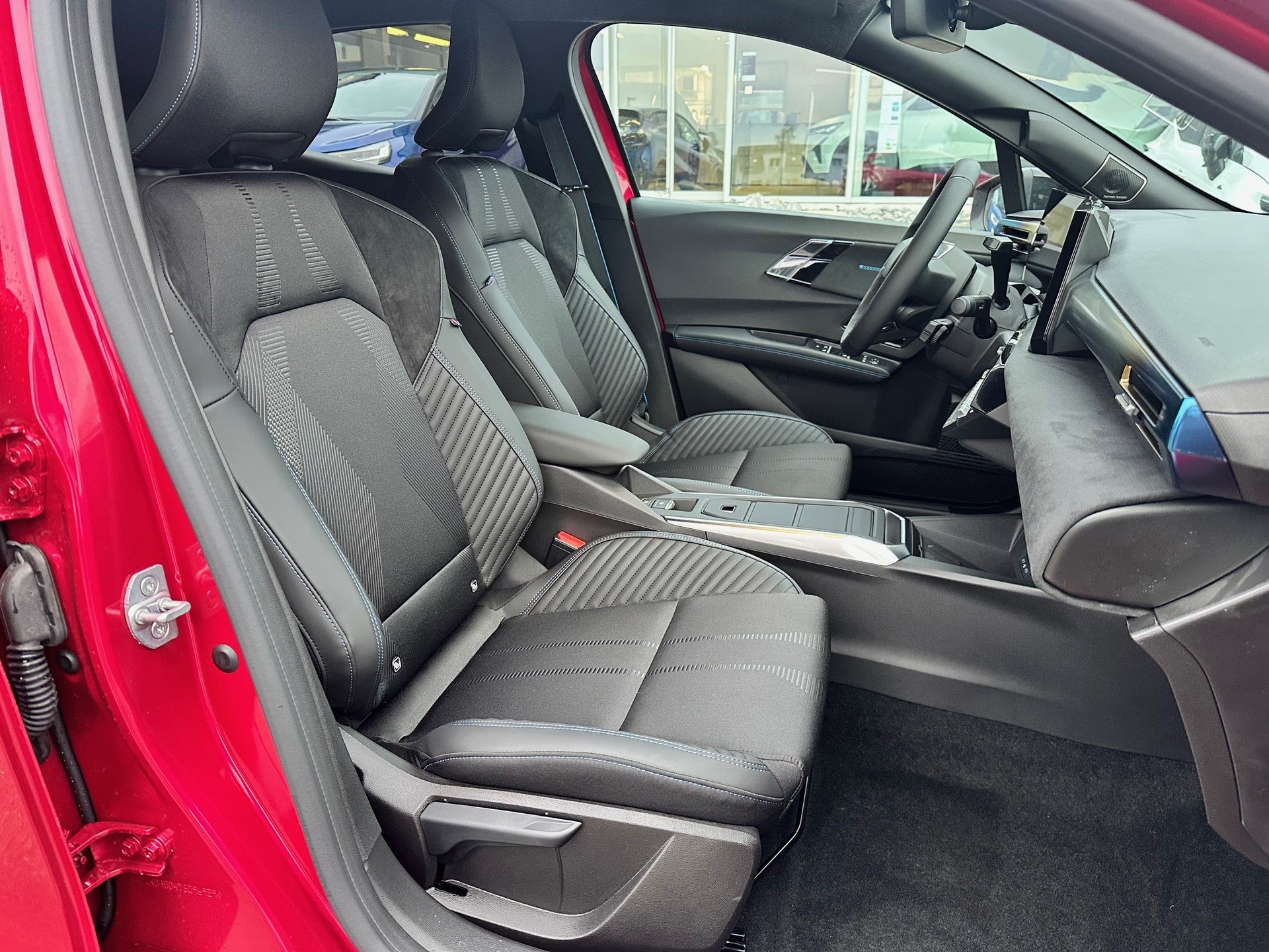 RENAULT Clio 1.8 E-Tech Esprit Alpine-image-8