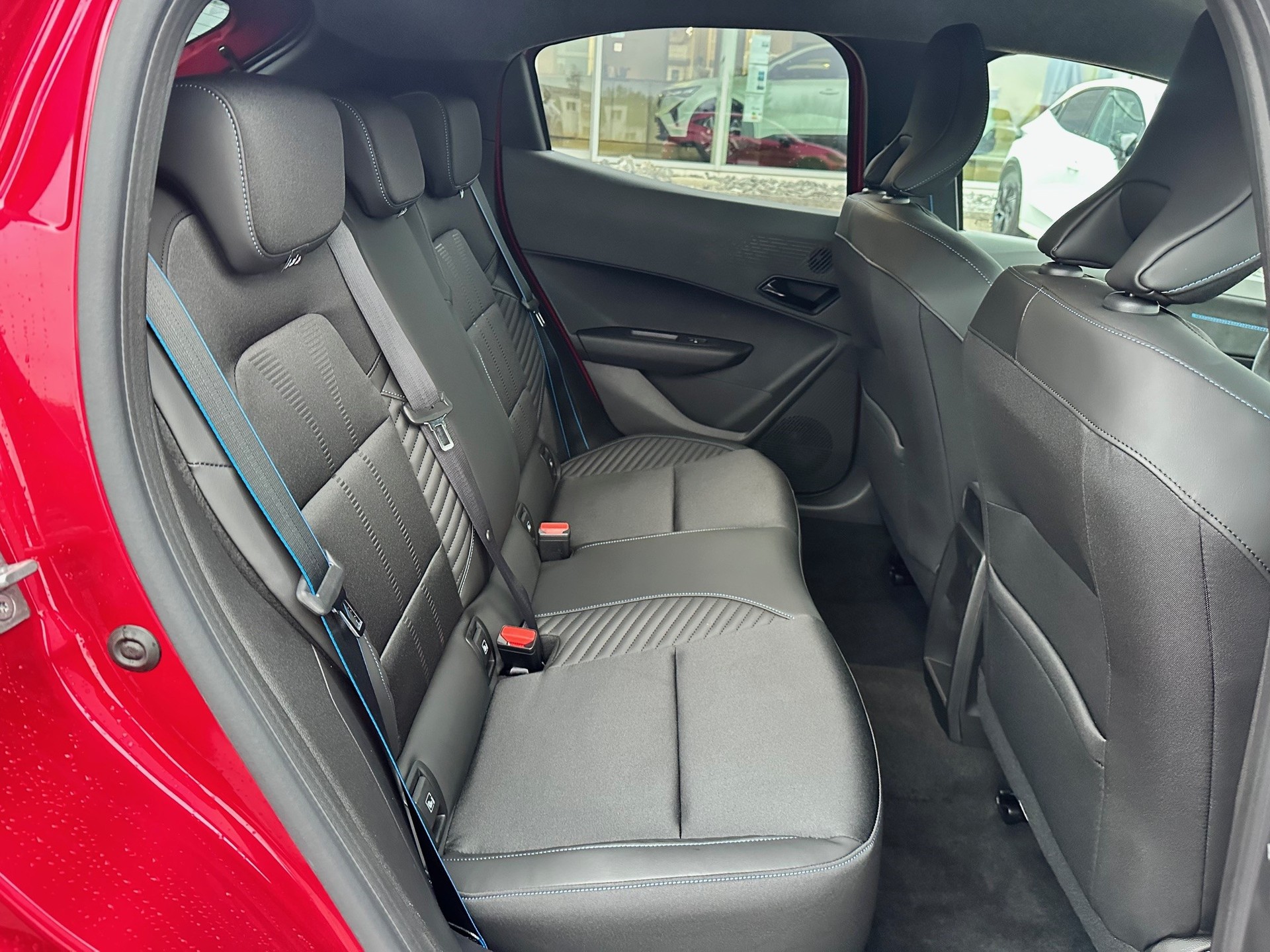 RENAULT Clio 1.8 E-Tech Esprit Alpine-image-10