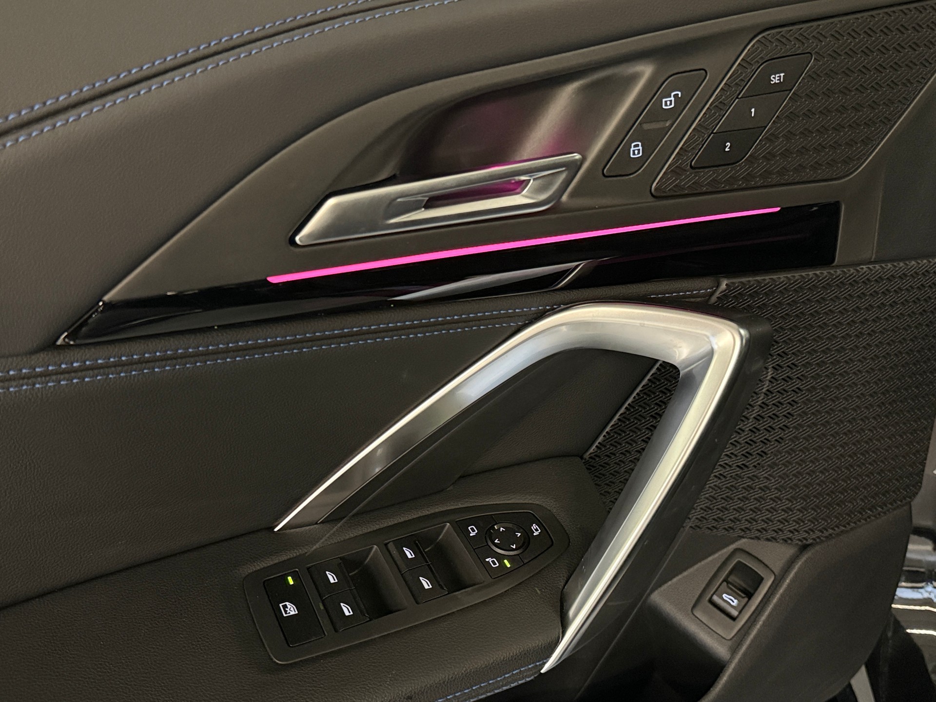 BMW X1 DRIVE 23i M SPORT | SPORTSITZE | ADAPTIVES FAHRWERK | MEMORY | ELEKTR. HECKKLAPPE | ANHÄNGERKUPPLUNG | WIRELESS CHARGING-image-12
