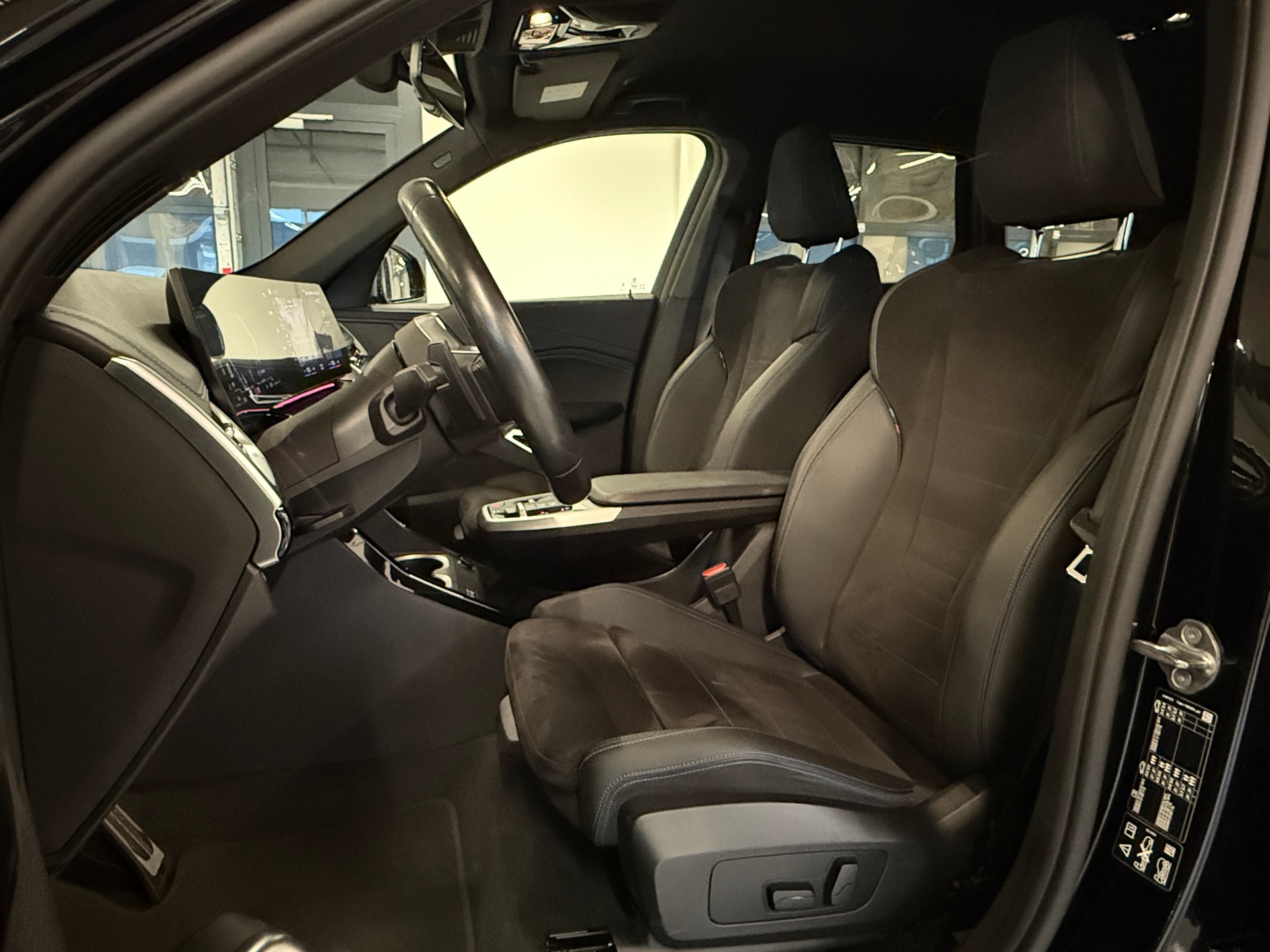 BMW X1 DRIVE 23i M SPORT | SPORTSITZE | ADAPTIVES FAHRWERK | MEMORY | ELEKTR. HECKKLAPPE | ANHÄNGERKUPPLUNG | WIRELESS CHARGING-image-8