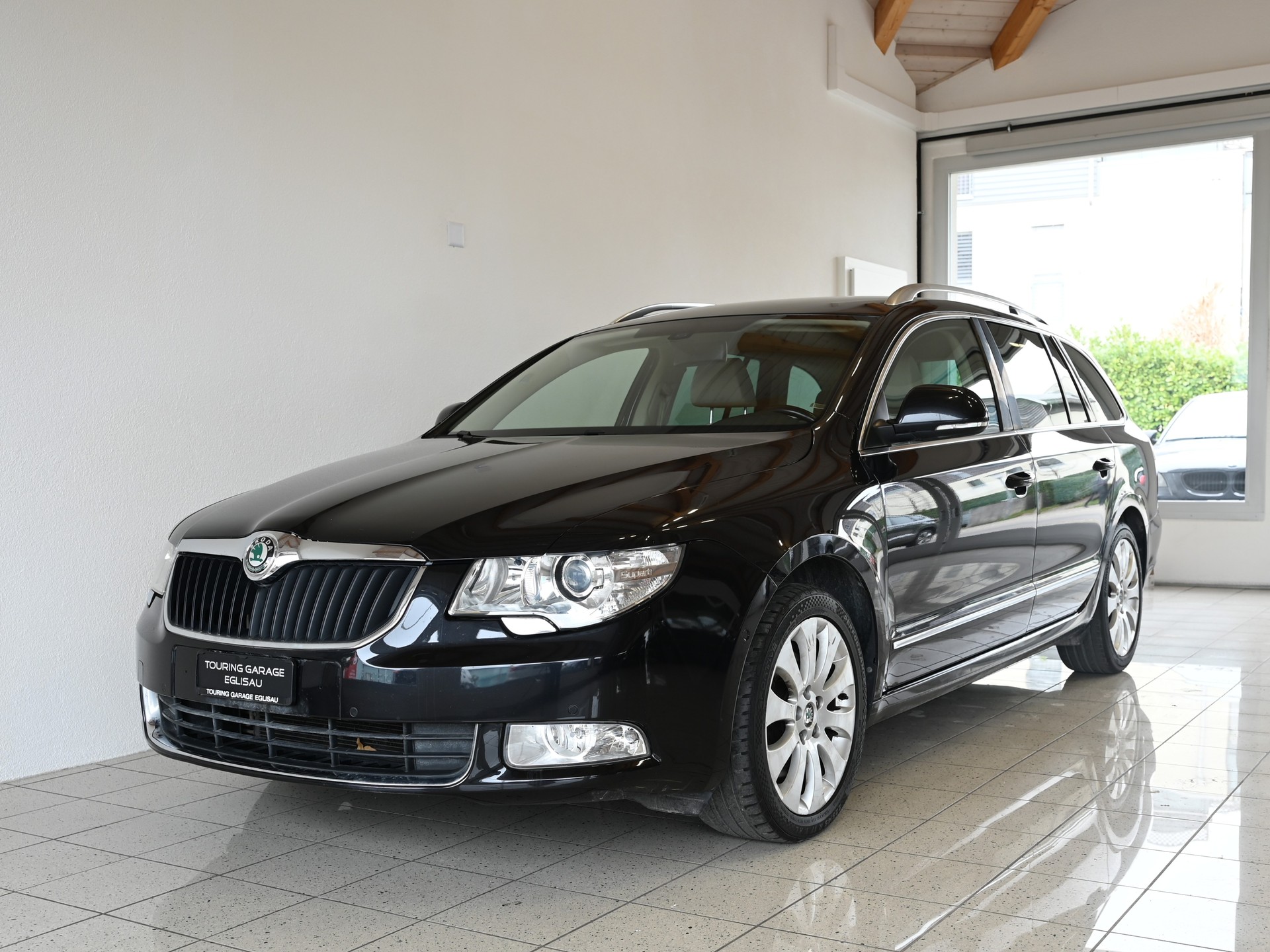 SKODA Superb Combi 1.8 TSI Elegance DSG-showroom-element-1