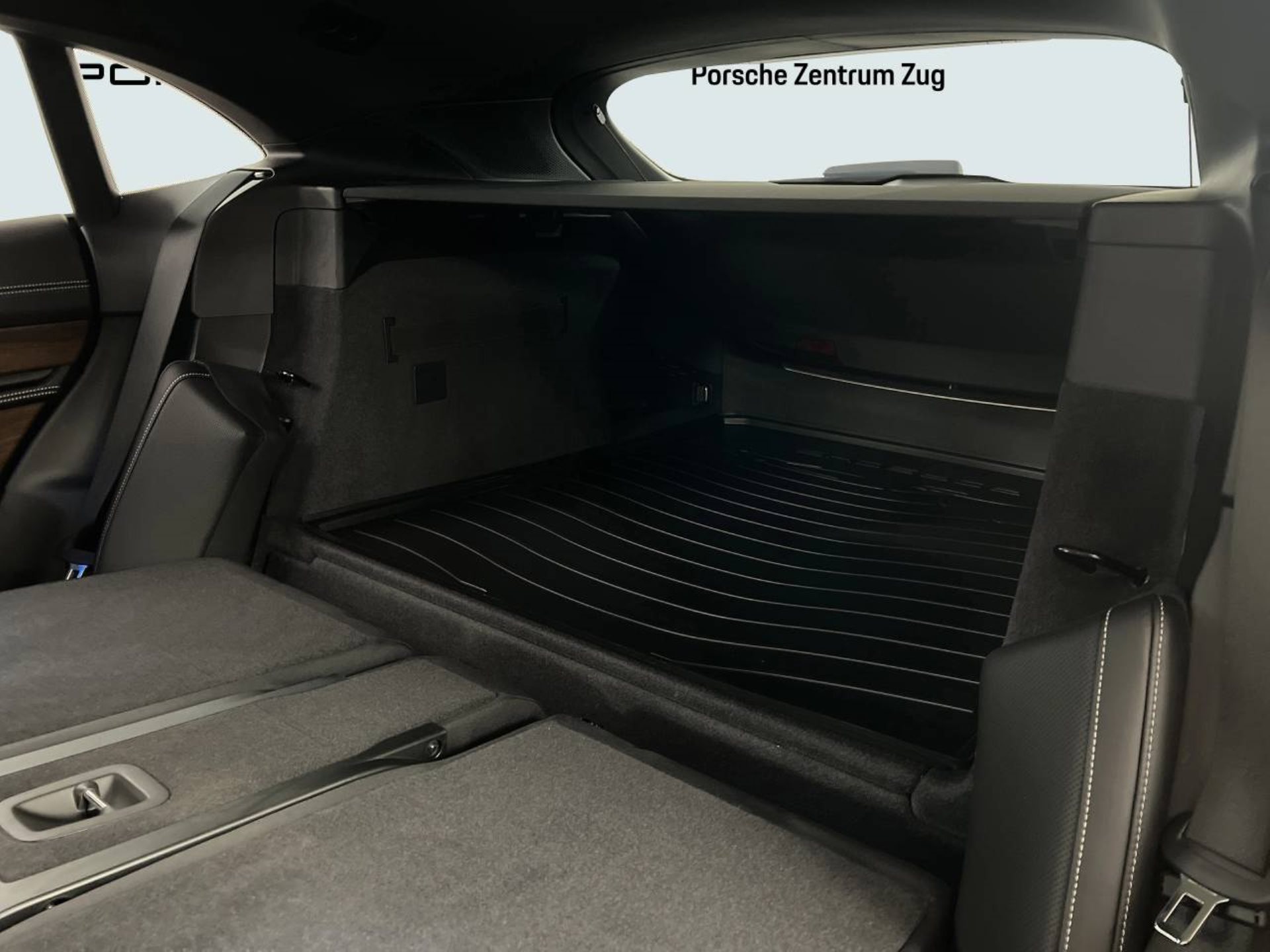 PORSCHE Taycan 4S Cross Turismo-image-21
