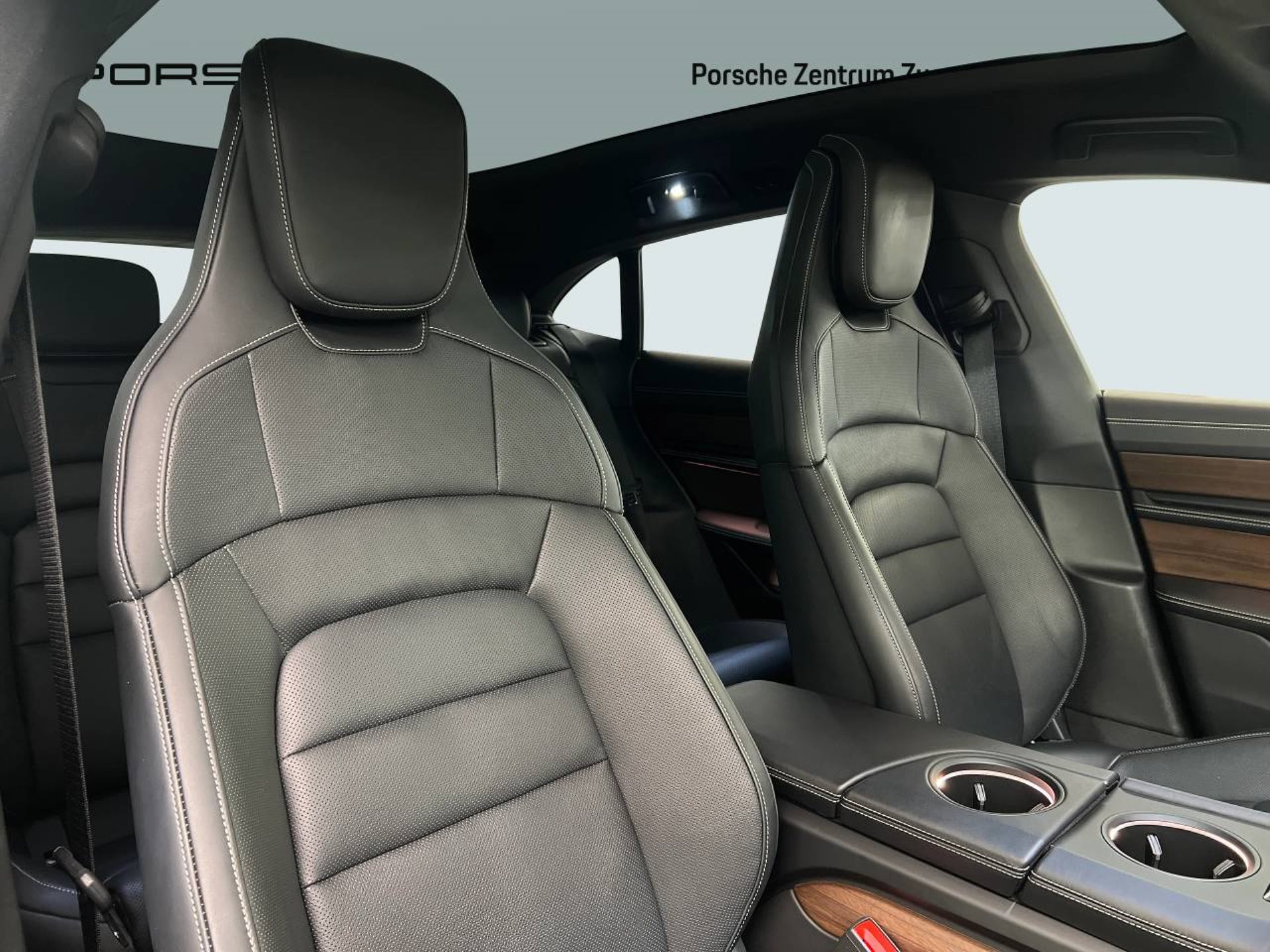 PORSCHE Taycan 4S Cross Turismo-image-17