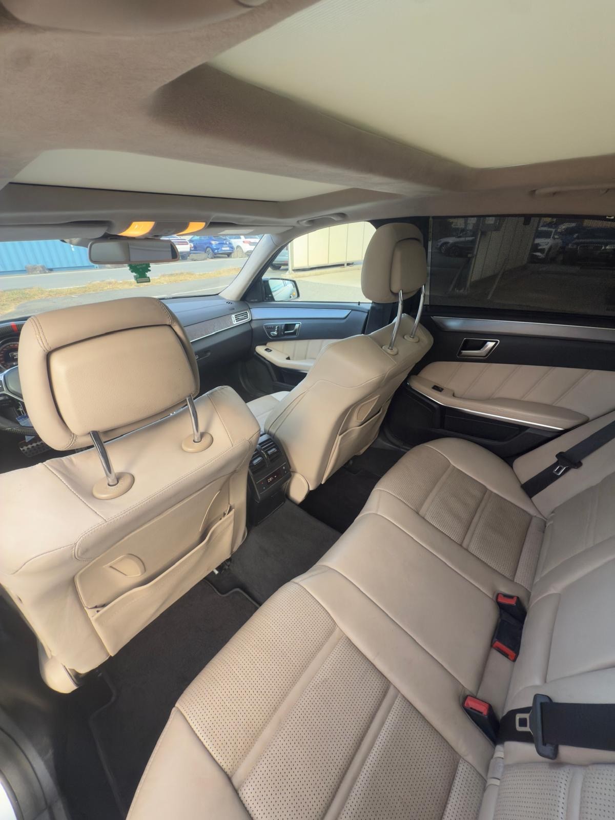 MERCEDES-BENZ E 63 AMG-image-9