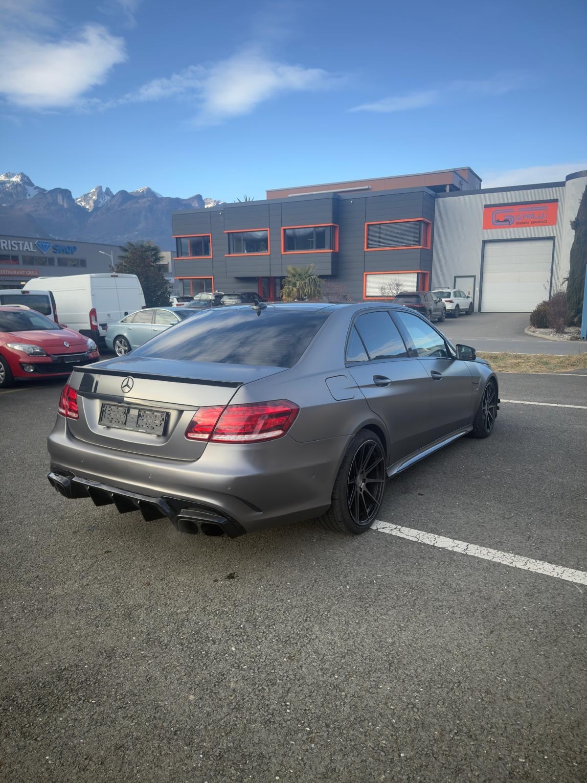 MERCEDES-BENZ E 63 AMG-image-4